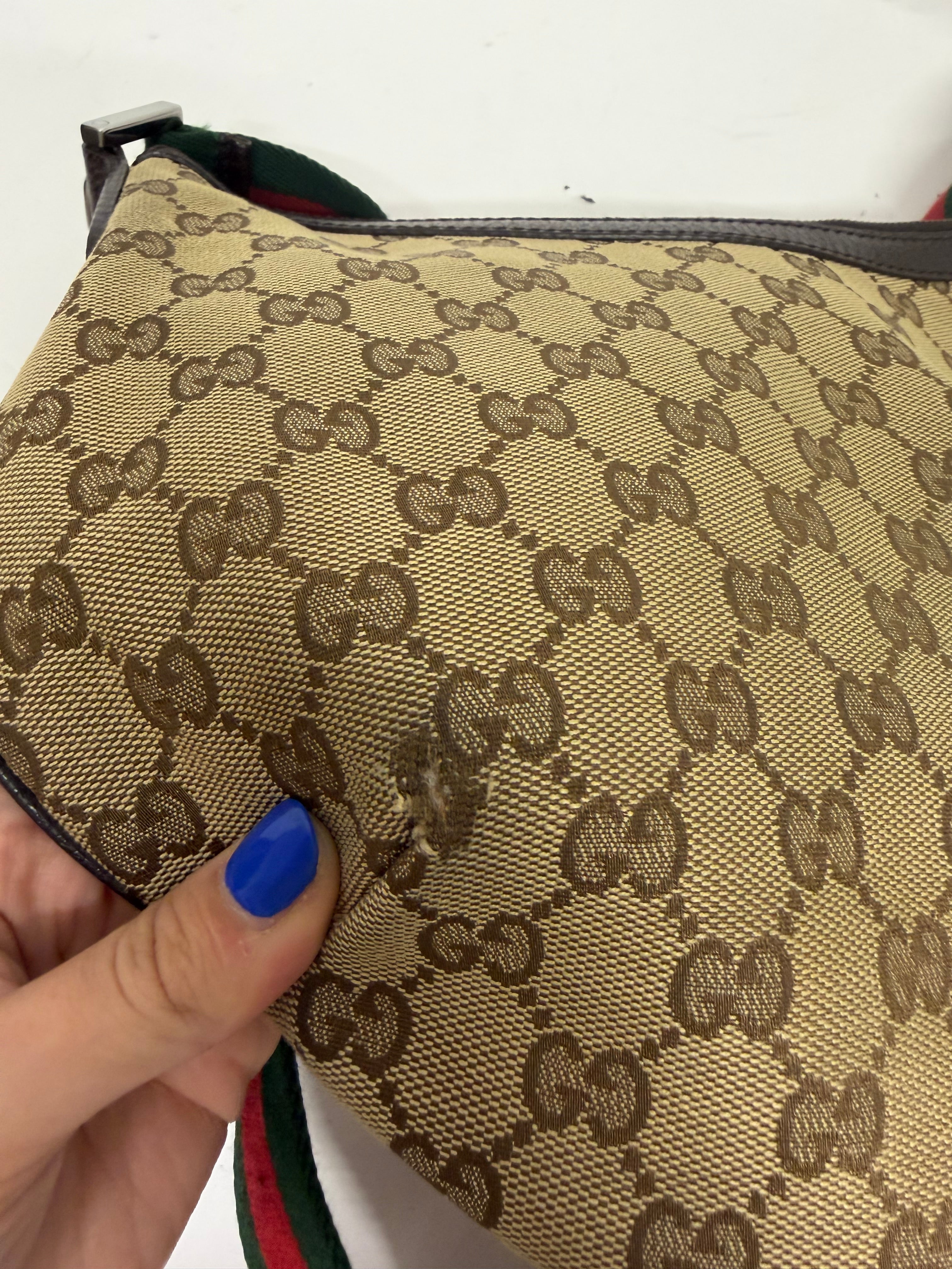Gucci GG Canvas Messenger Web Stripe
