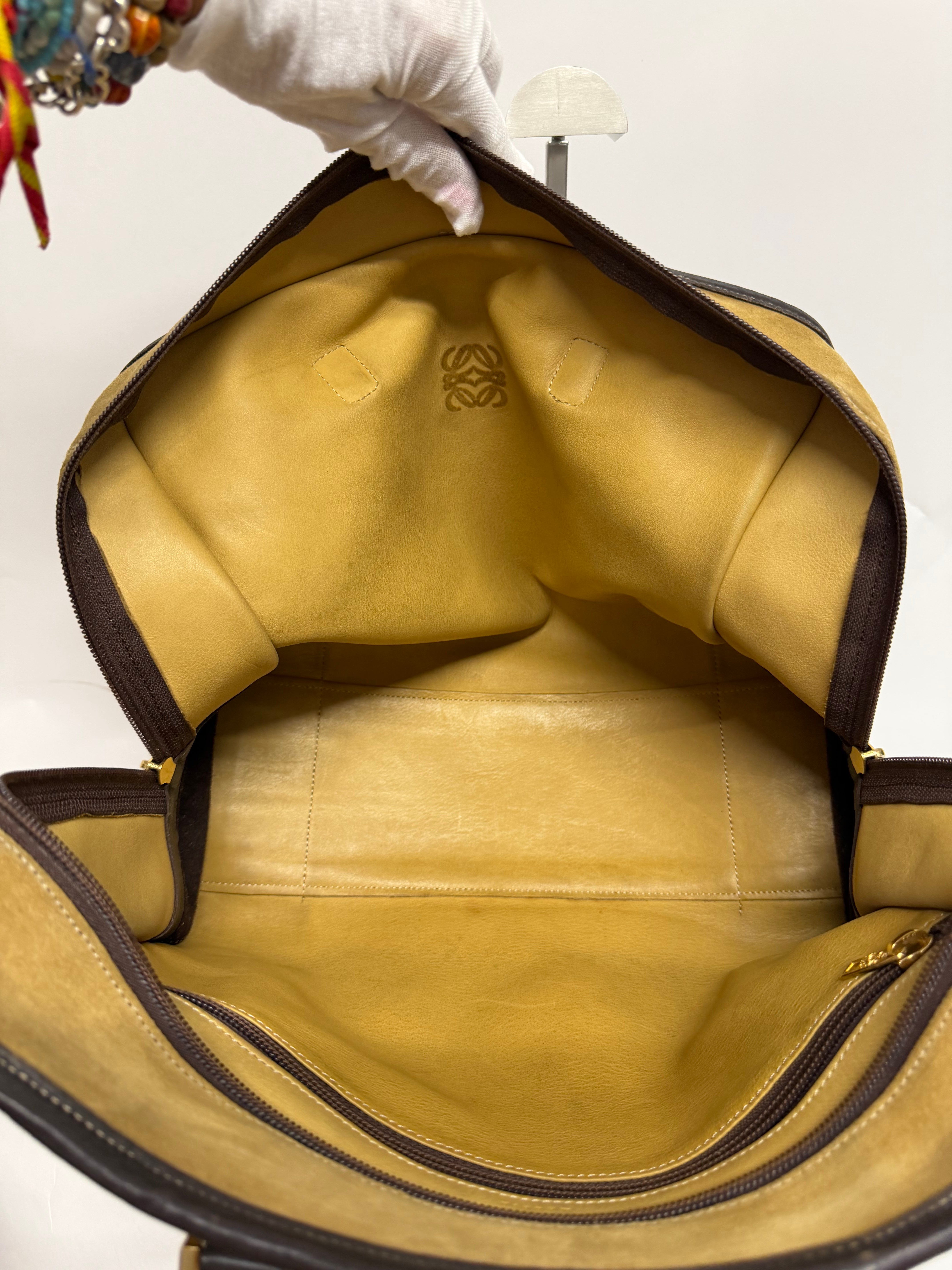 Loewe Amazona 32 Ante Oro y Piel Marrón