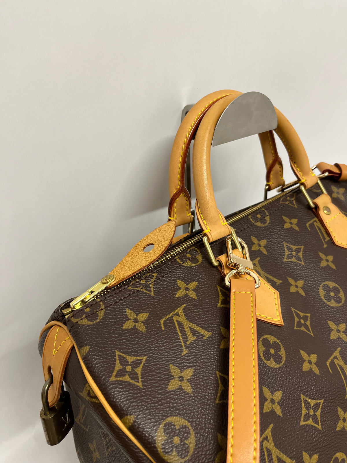 Louis Vuitton Speedy 35 Lona Monogram