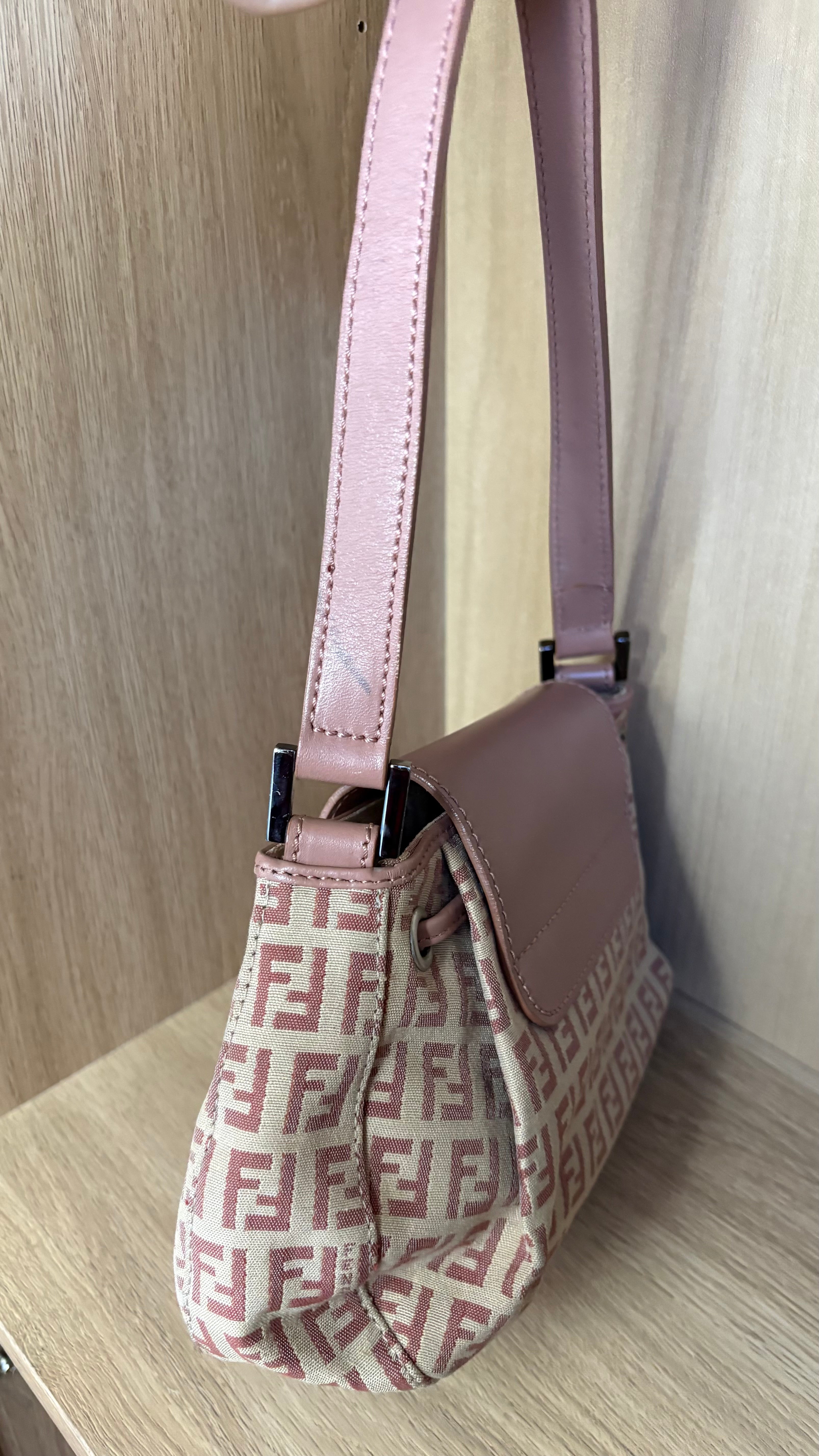 FENDI baguette rosa