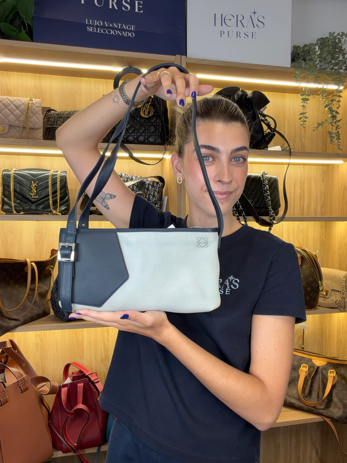 Loewe Hobo Pequeño Piel de Cordero Azul Marino y Ante Verde Claro · Herrajes Plata
