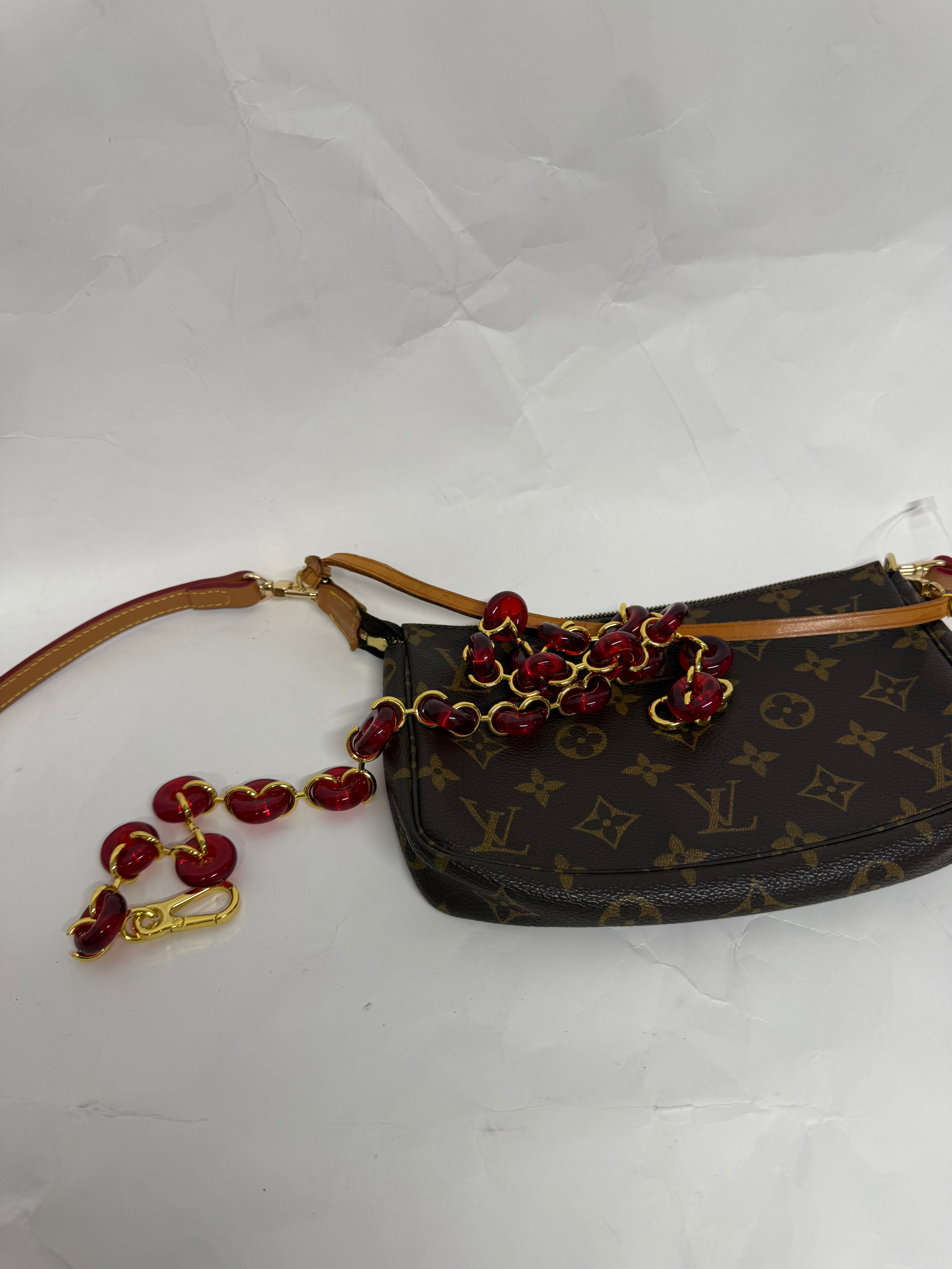 Louis Vuitton Pochette Accessoires monogram con 2 bandoleras extra