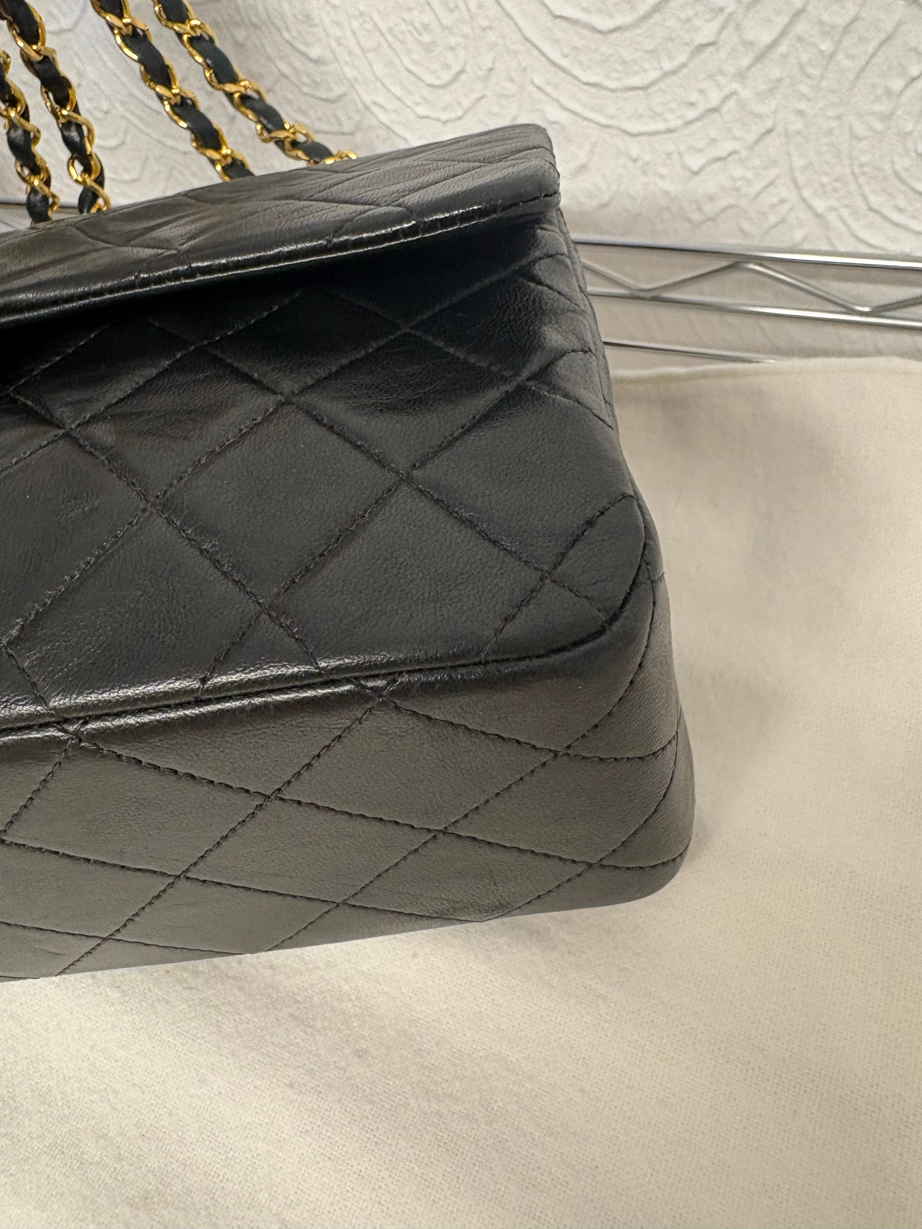 Chanel timeless 25 double flap lambskin negro – serie 4