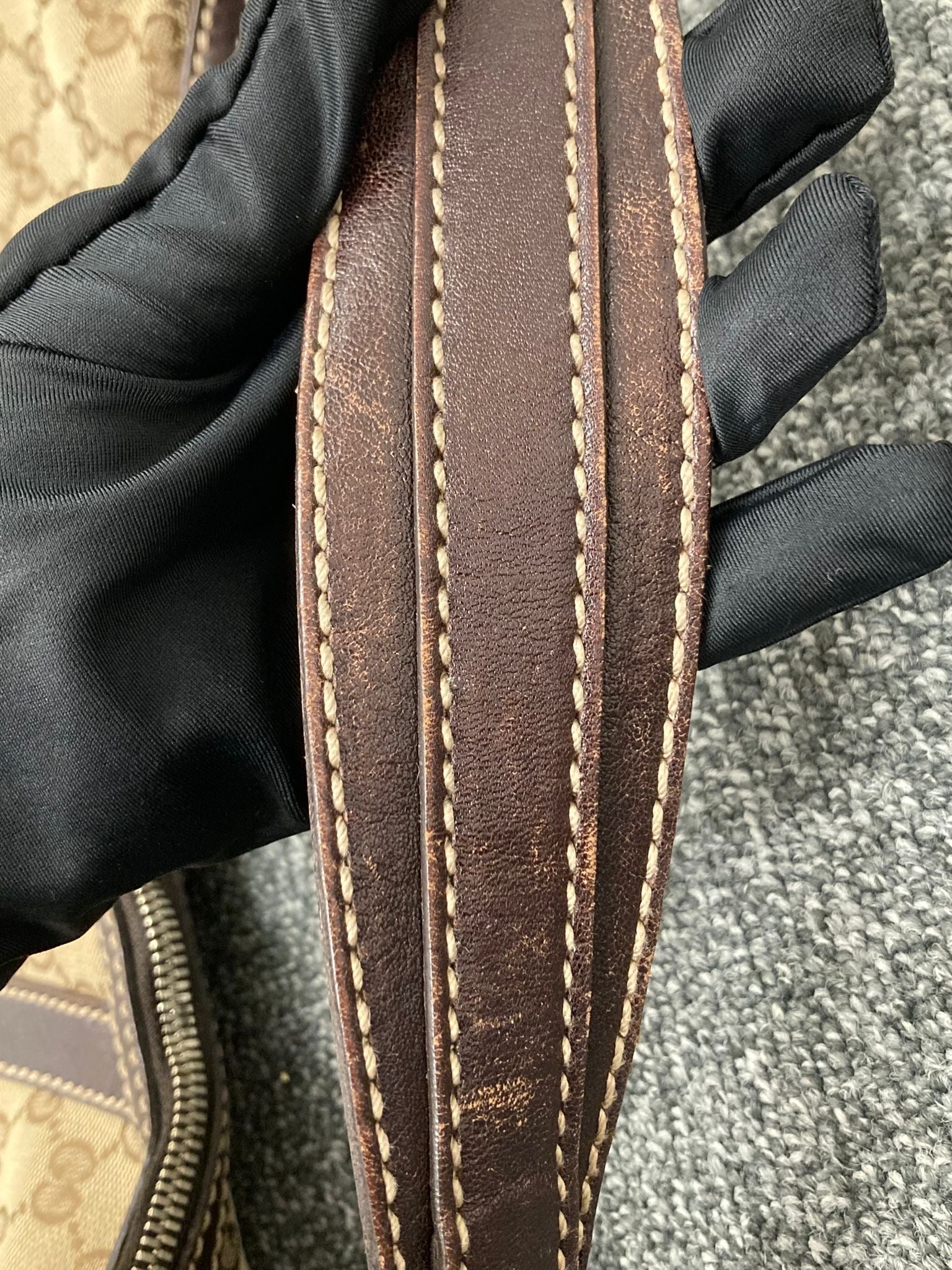 Gucci hobo bag vintage gg canvas
