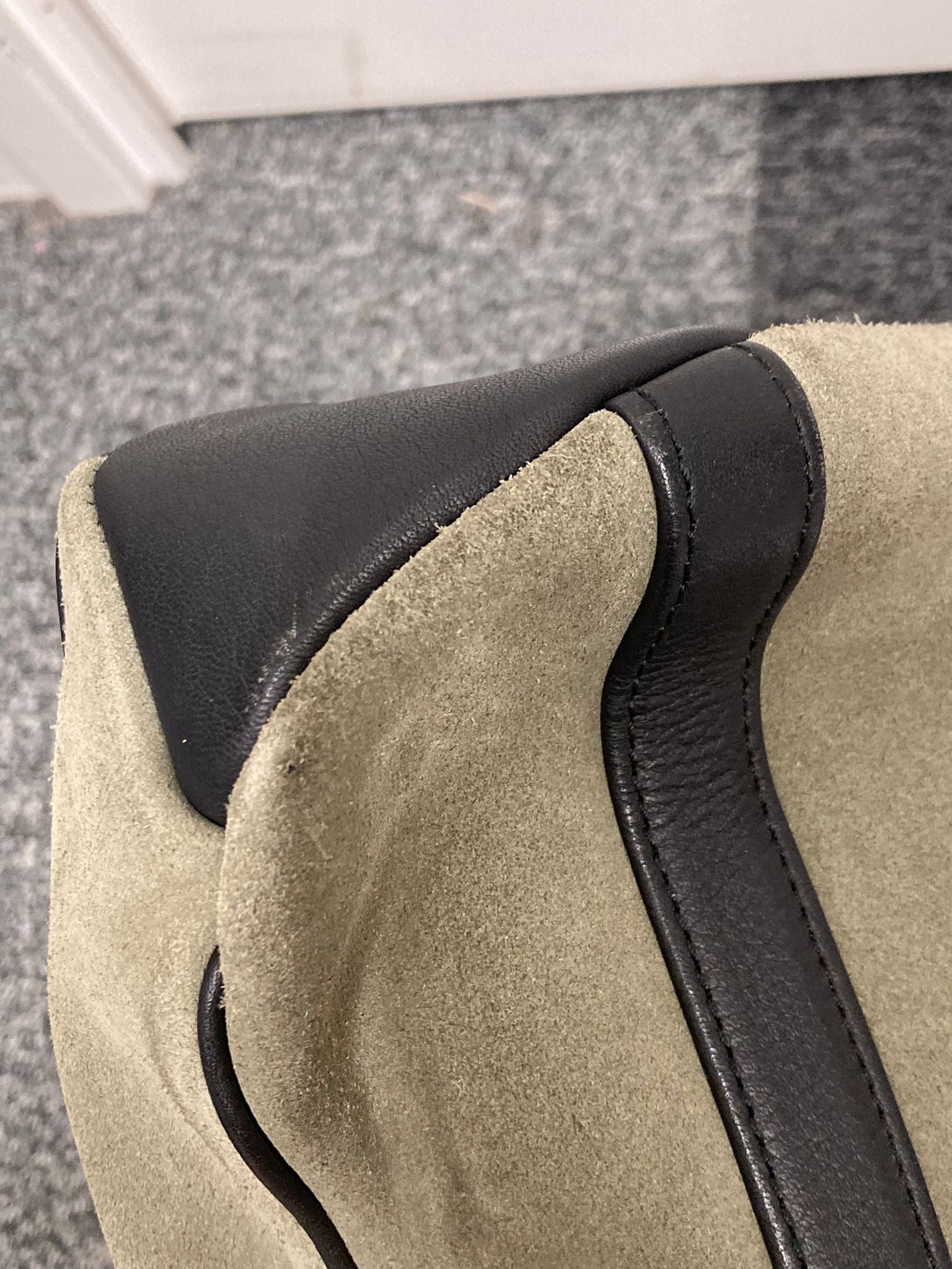 Loewe Tote Bag en ante caqui y piel negra