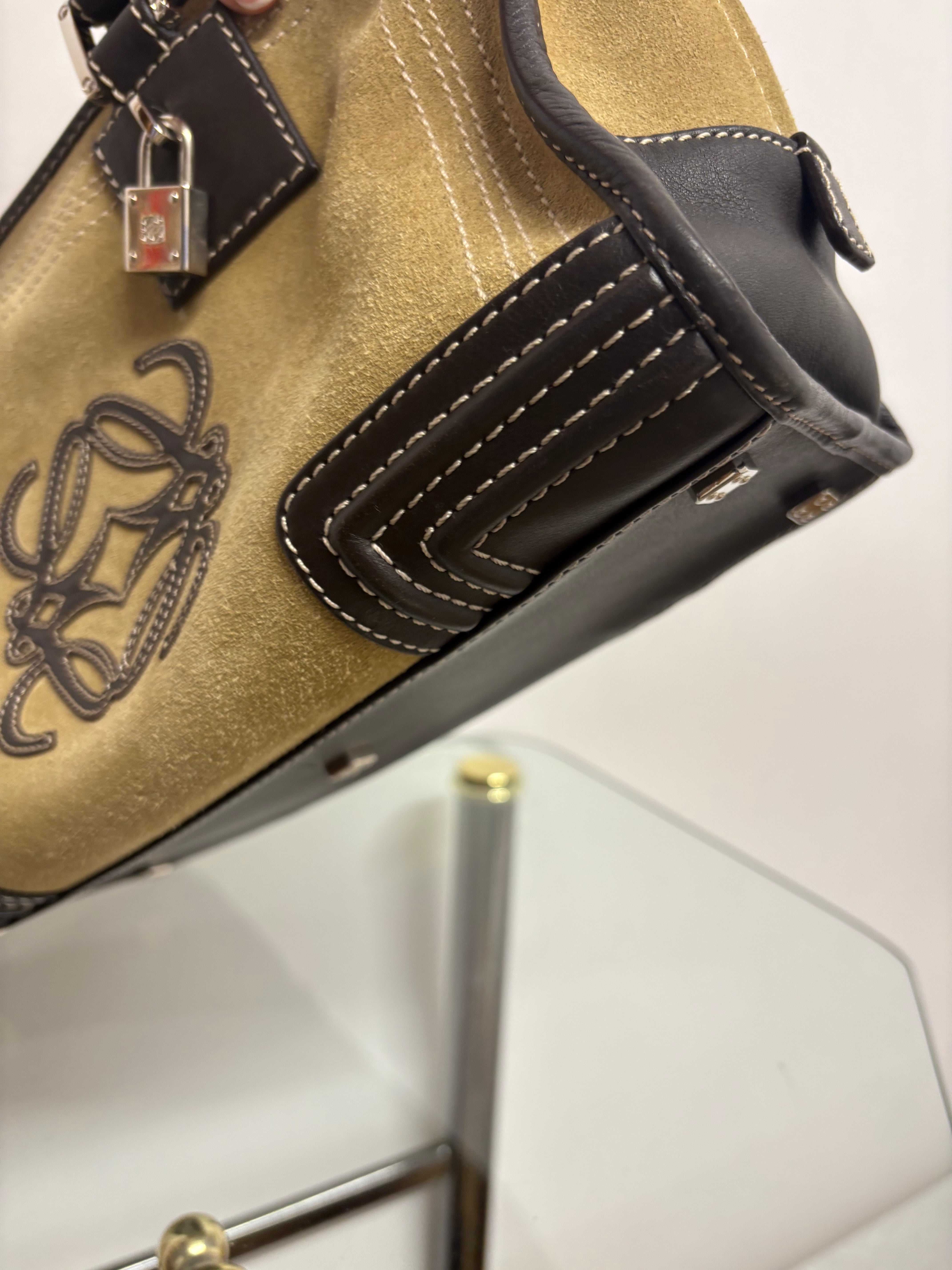 Loewe amazona 30 vintage ante beige y marrón