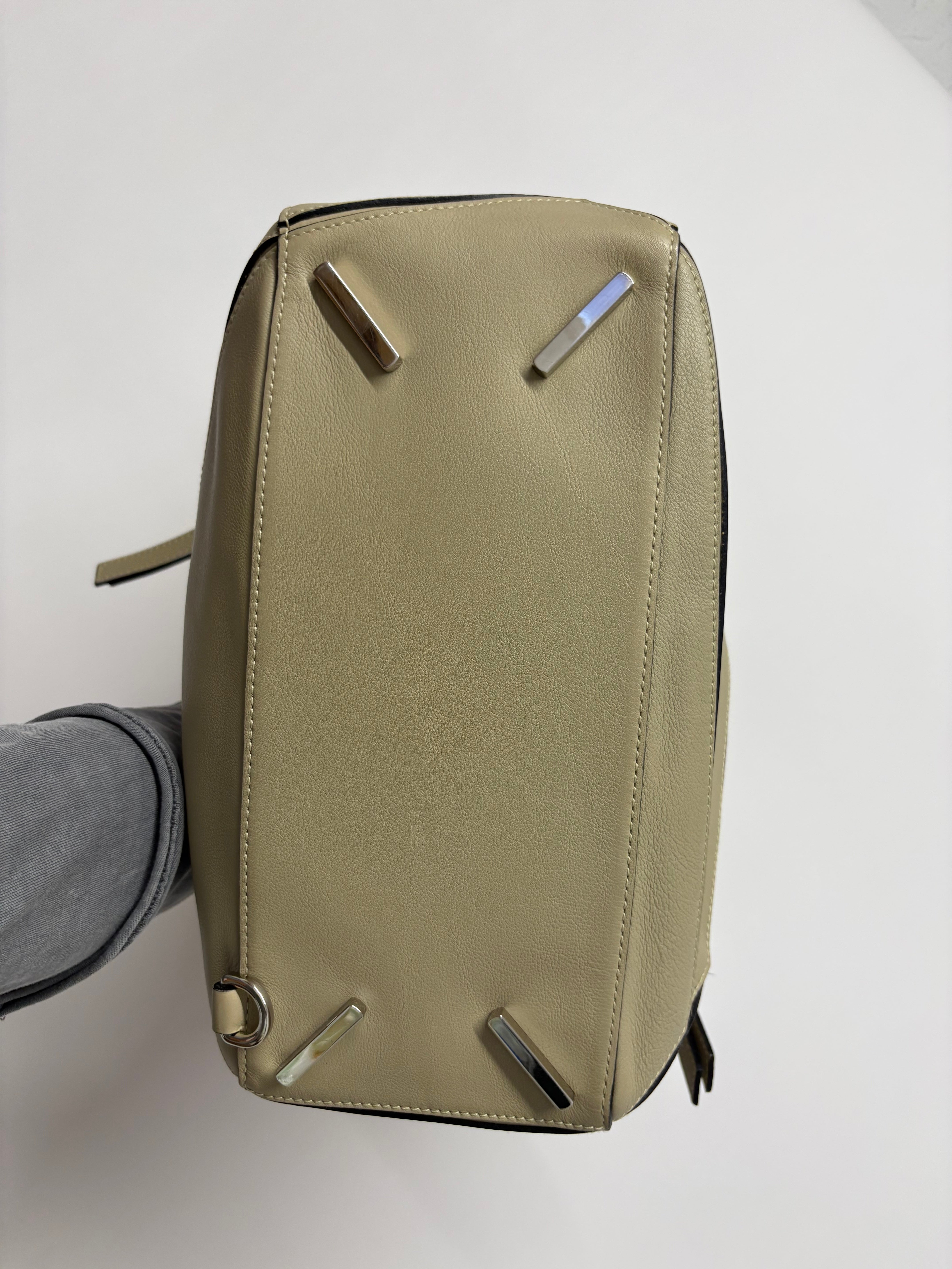 Loewe puzzle mediano Beige/ Taupe Claro