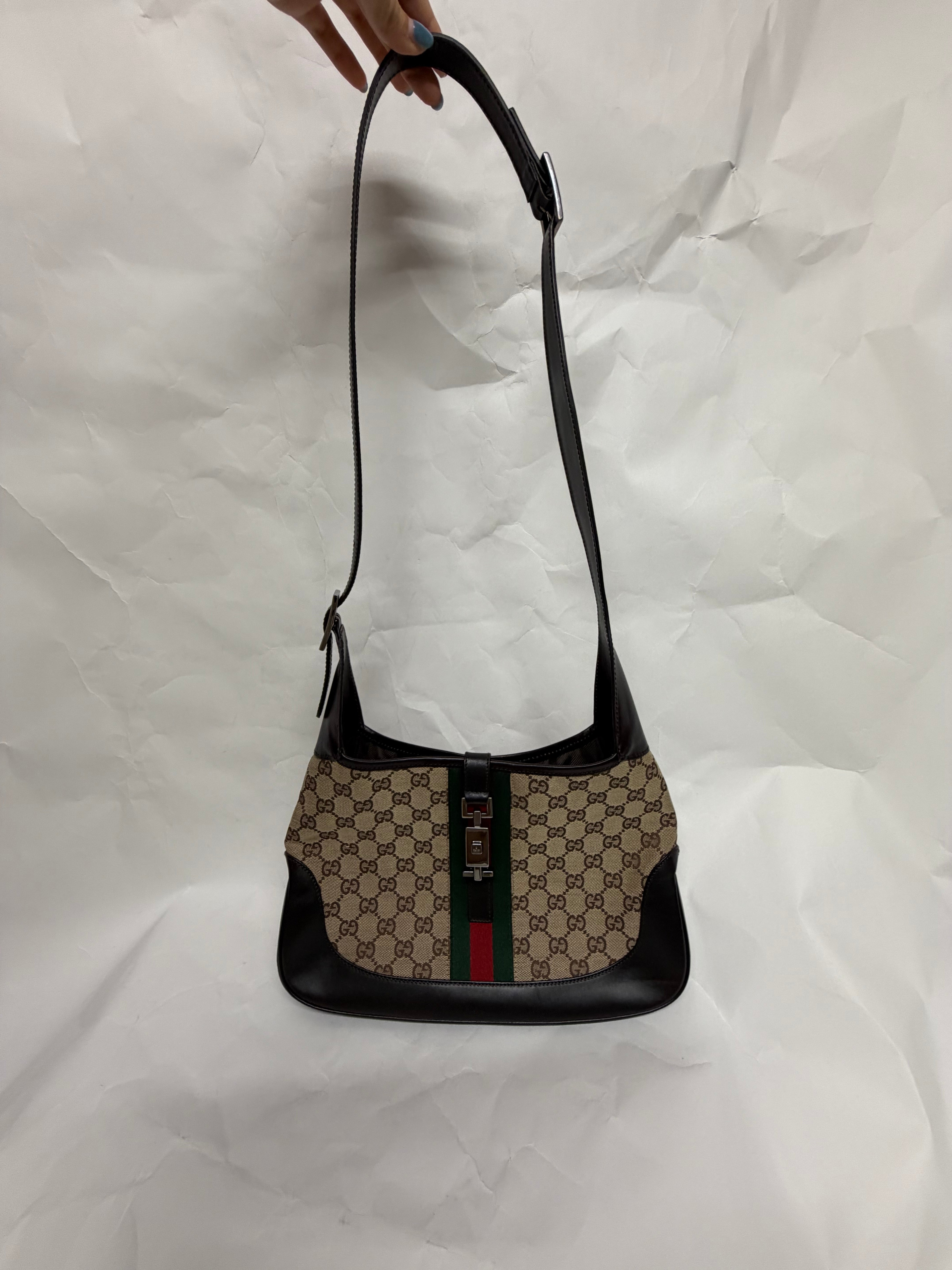Gucci Jackie GG Canvas Web pequeña con bandolera
