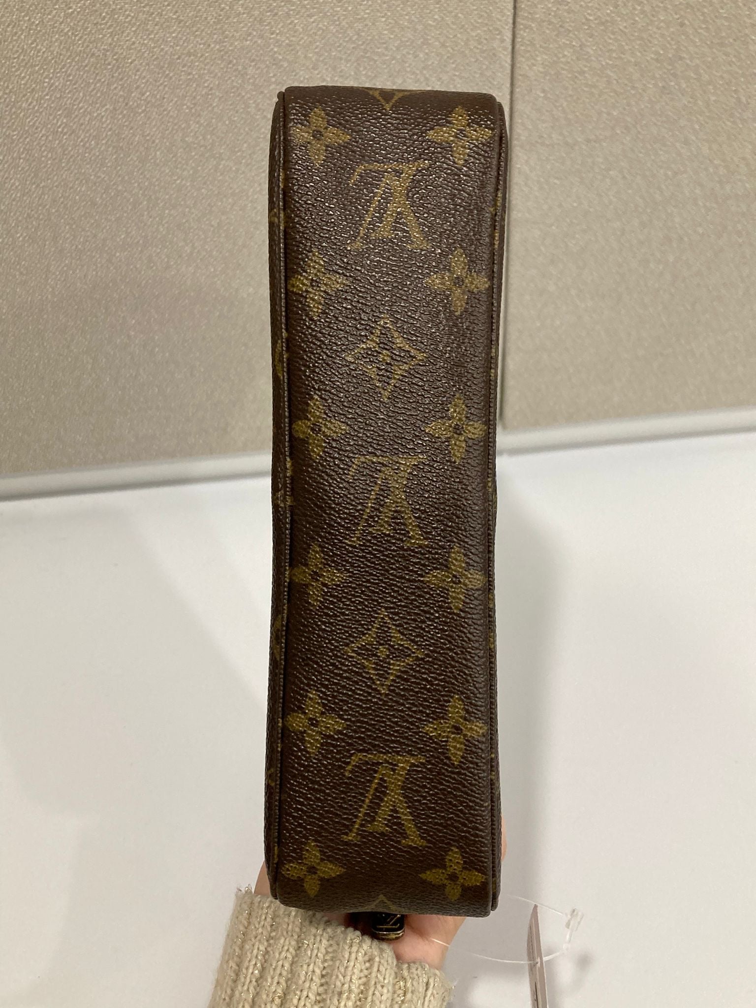Louis Vuitton Trousse Toilette 23 Monogram – Vintage