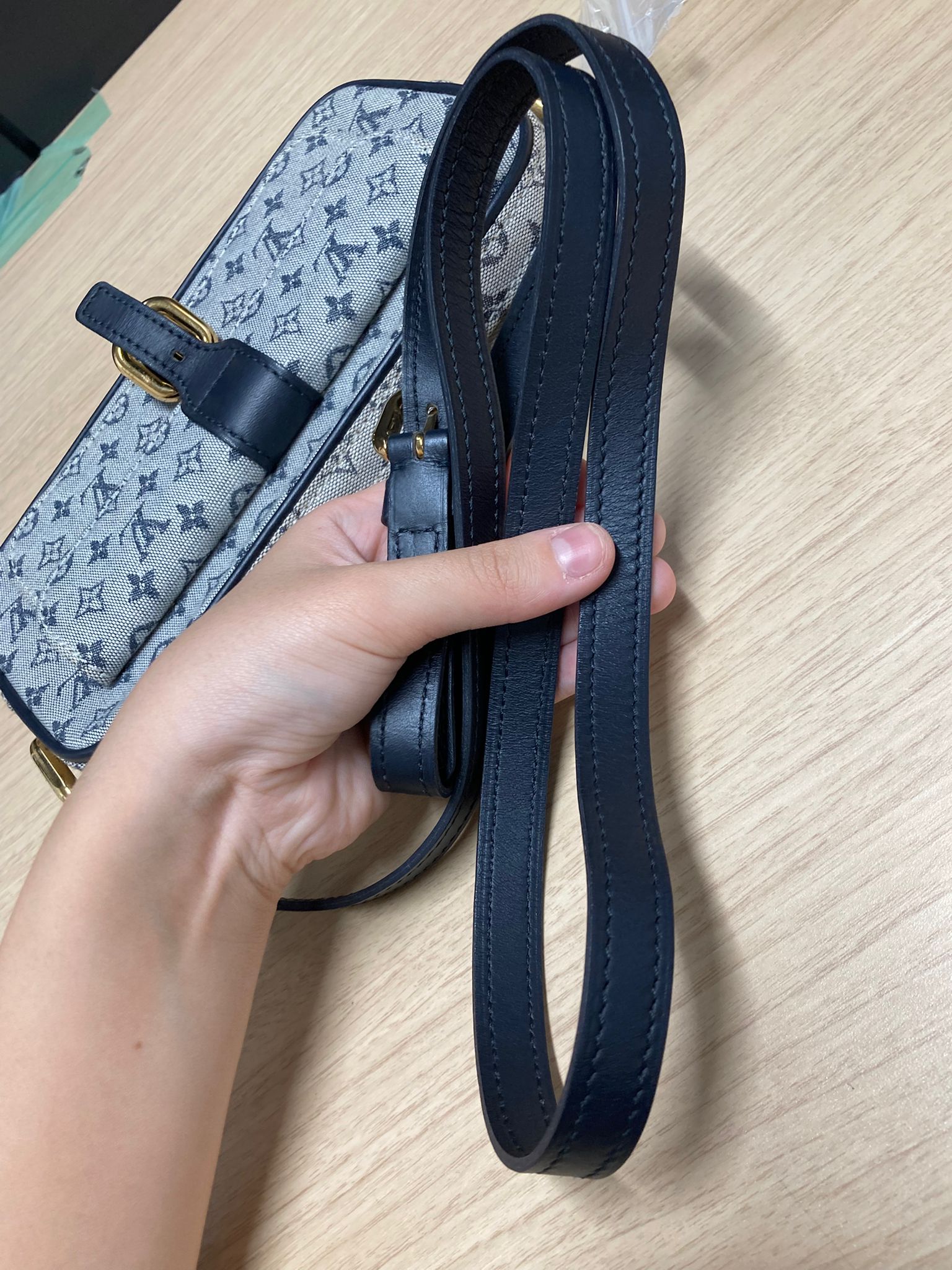 Louis Vuitton Trocadero MM bandolera azul