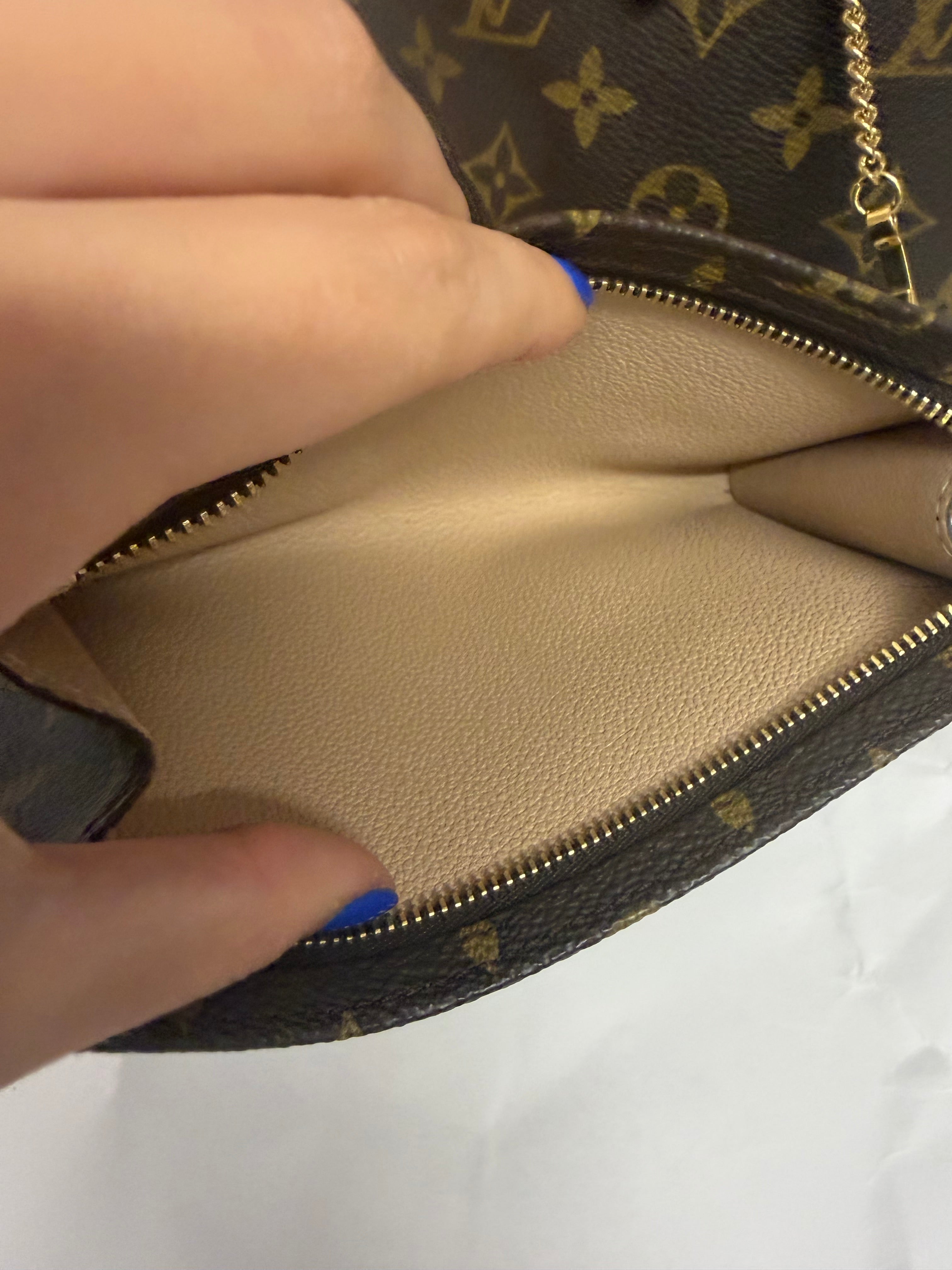 Louis Vuitton Bucket PM Monogram Canvas con pochette