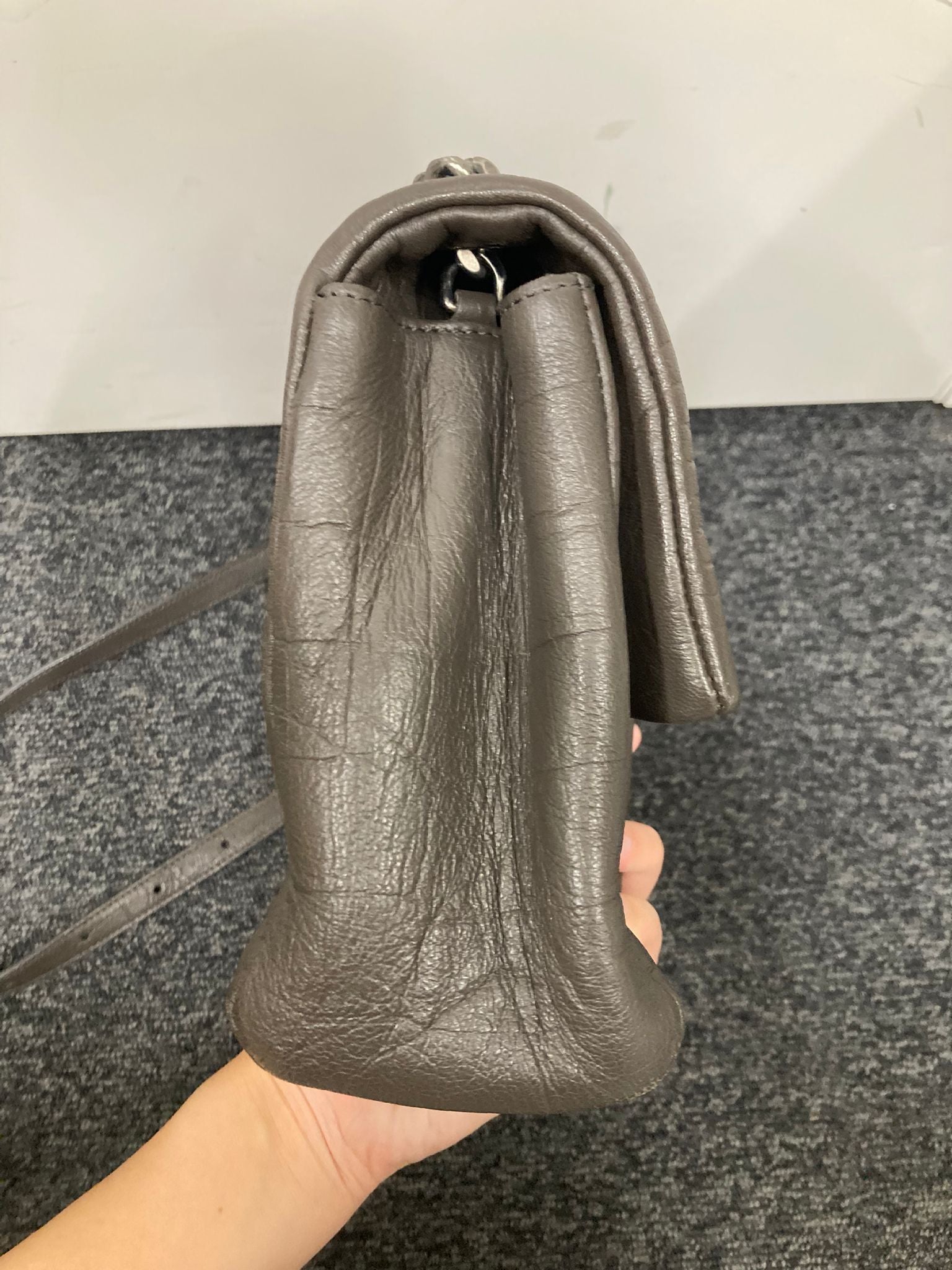 Saint Laurent West Hollywood en piel gris carbón