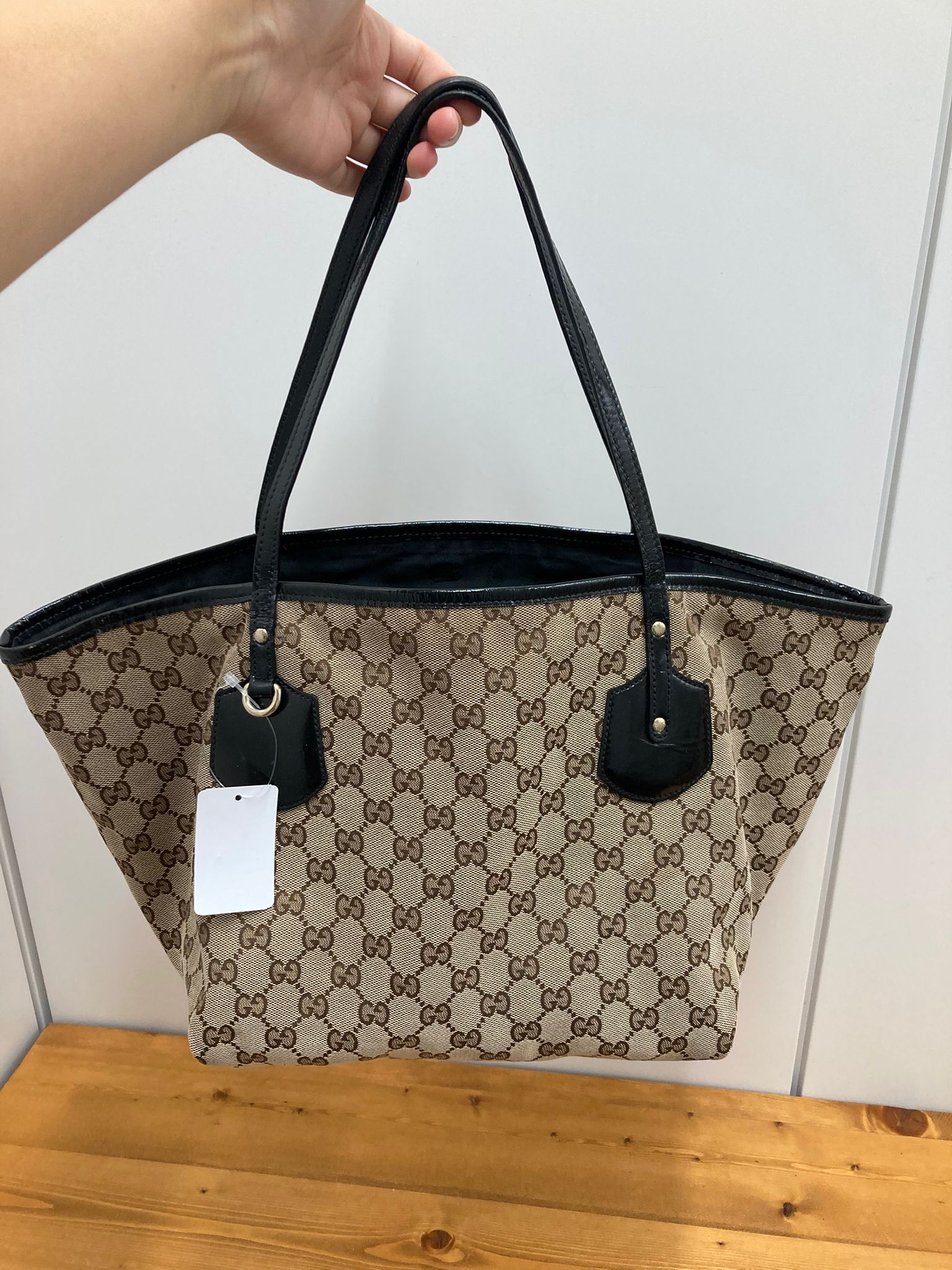 Gucci GG Canvas Tote Beige & negro