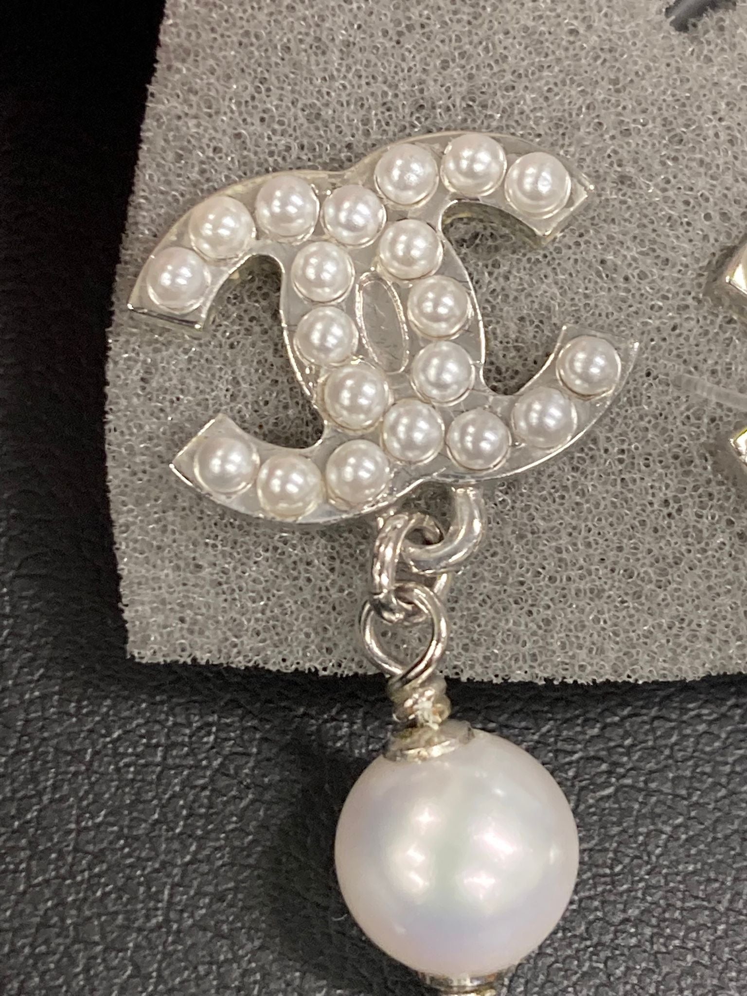 Chanel pendientes perlas