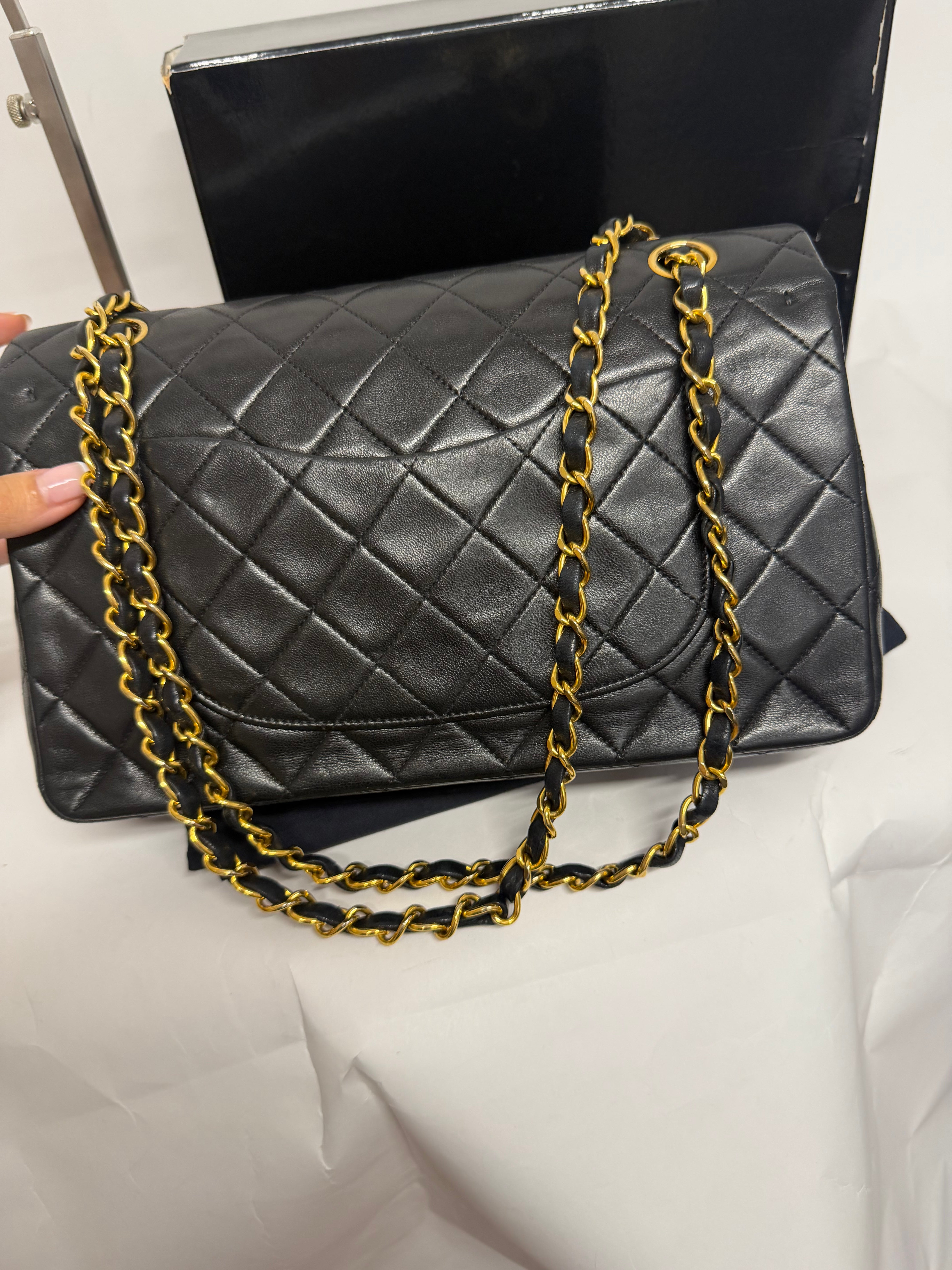 Chanel Timeless 25 Piel de Cordero Negra  - serie 5 - Full Set