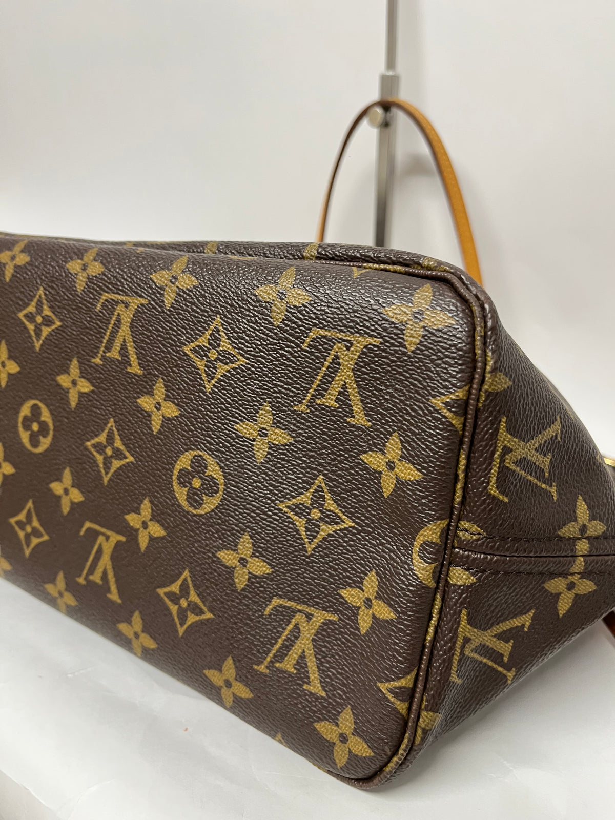 Louis Vuitton Neverfull MM Lona Monogram