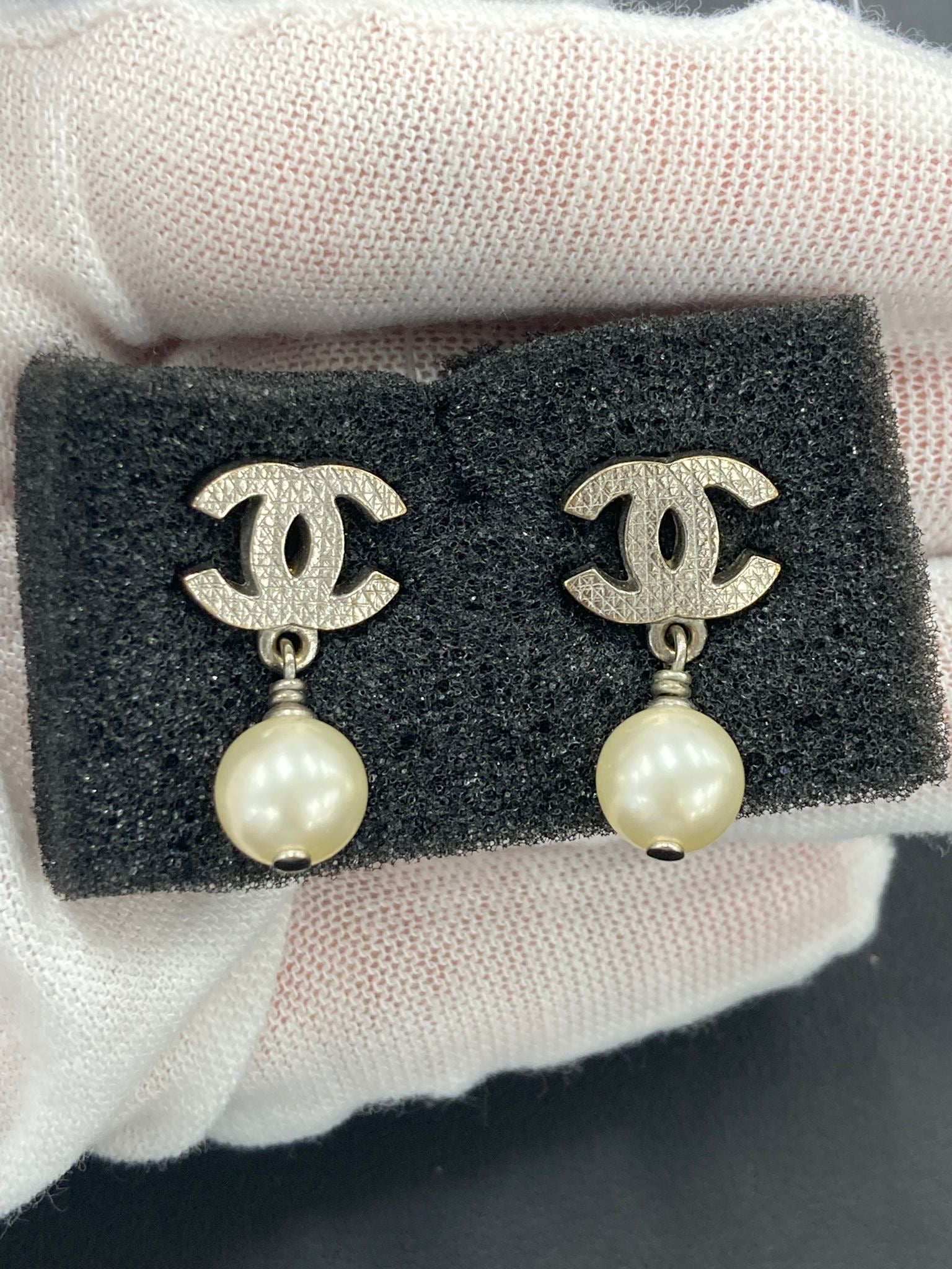 Pendientes Chanel Vintage Coco Mark con perla colección Otoño/Invierno 2011