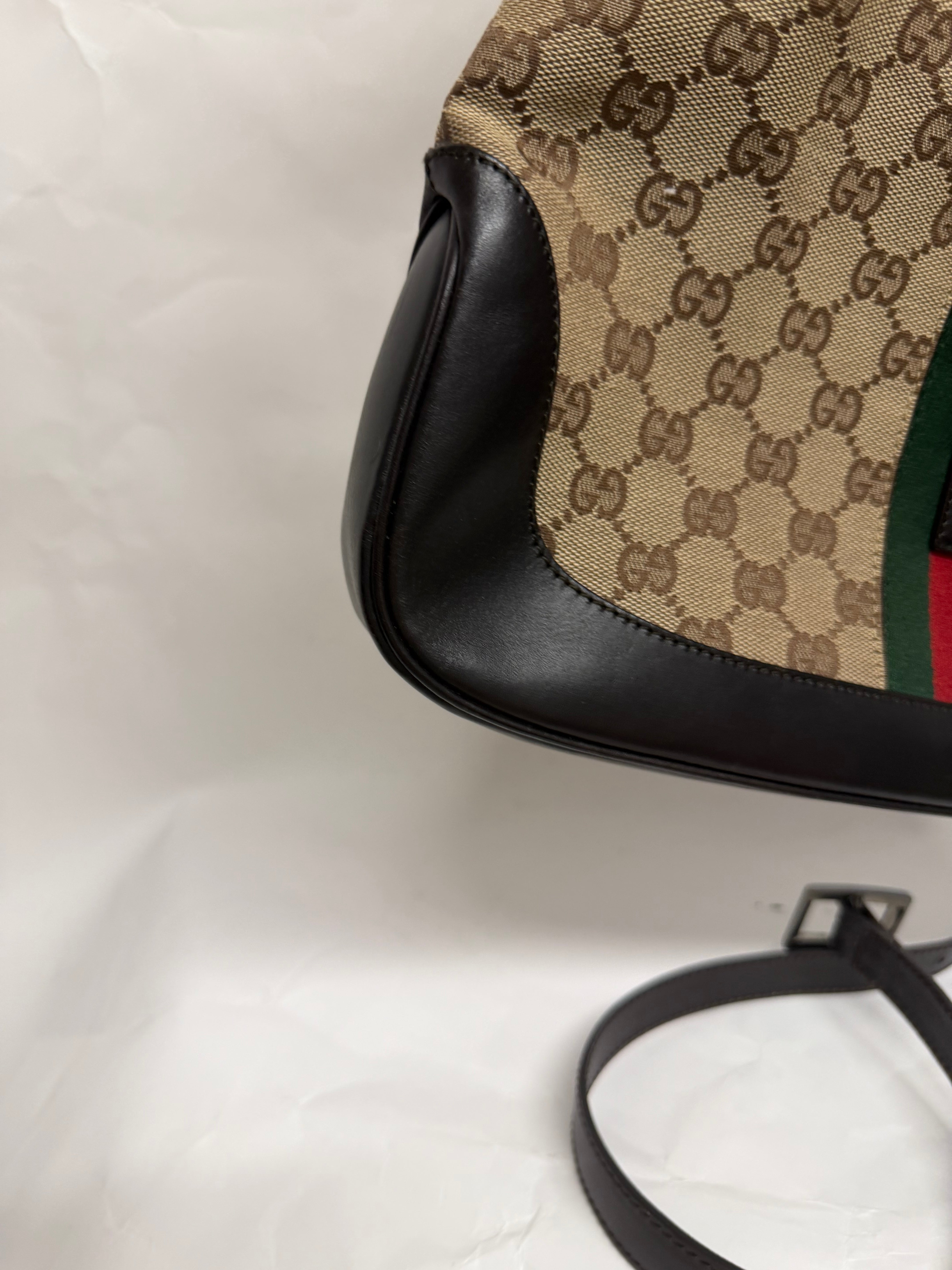 Gucci Jackie GG Canvas Web pequeña con bandolera