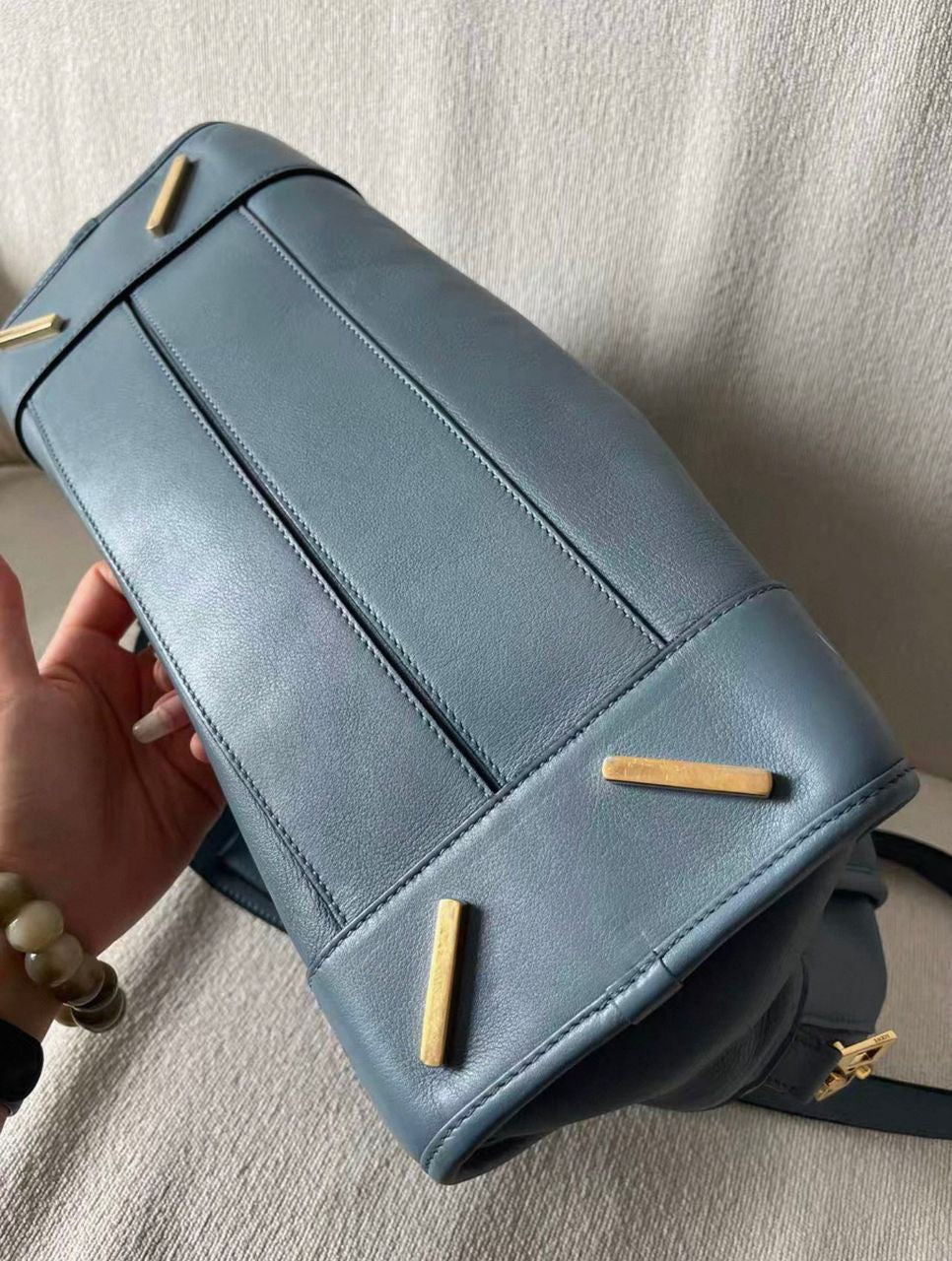 Loewe amazona 28 azul con bandolera