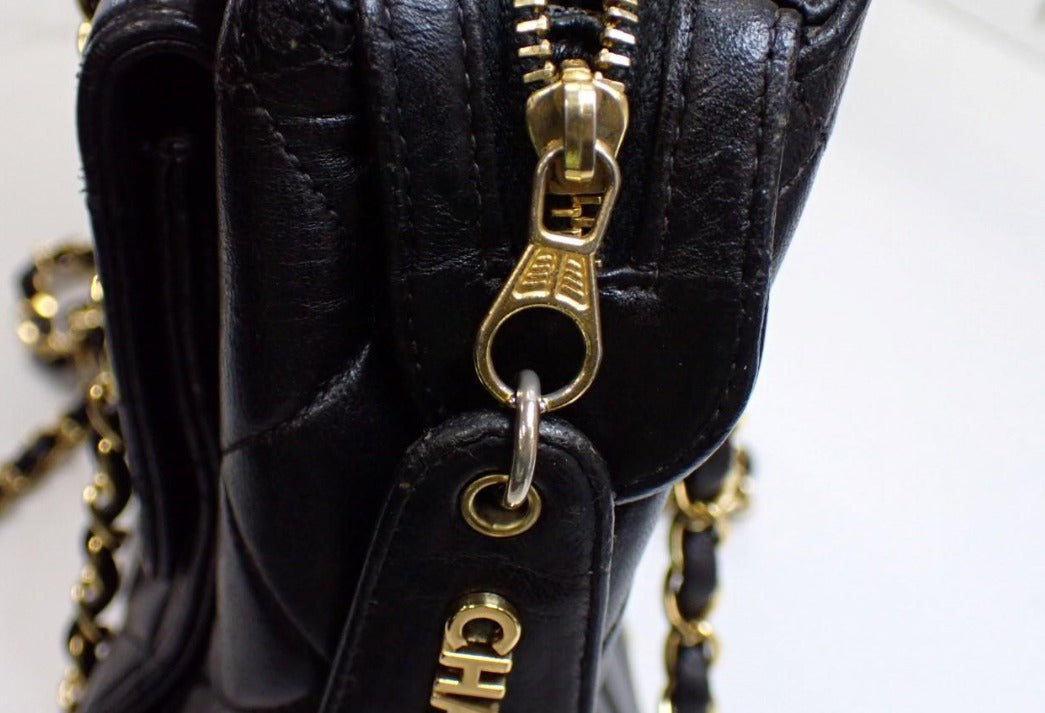 Chanel matelassé turn lock negro piel cordero cadena de hombro