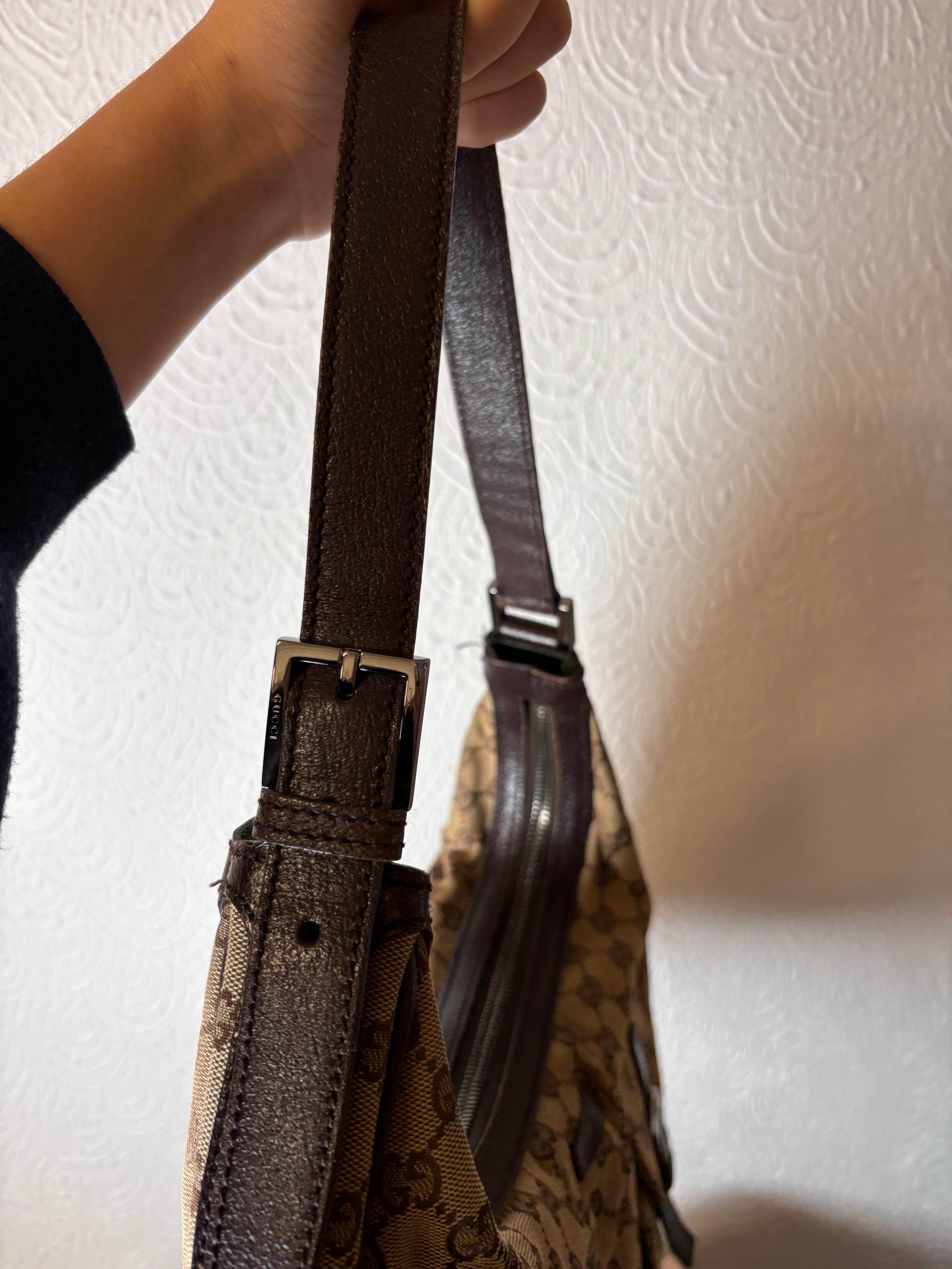 GUCCI  Bolso de hombro GG Canvas con bolsillos frontales