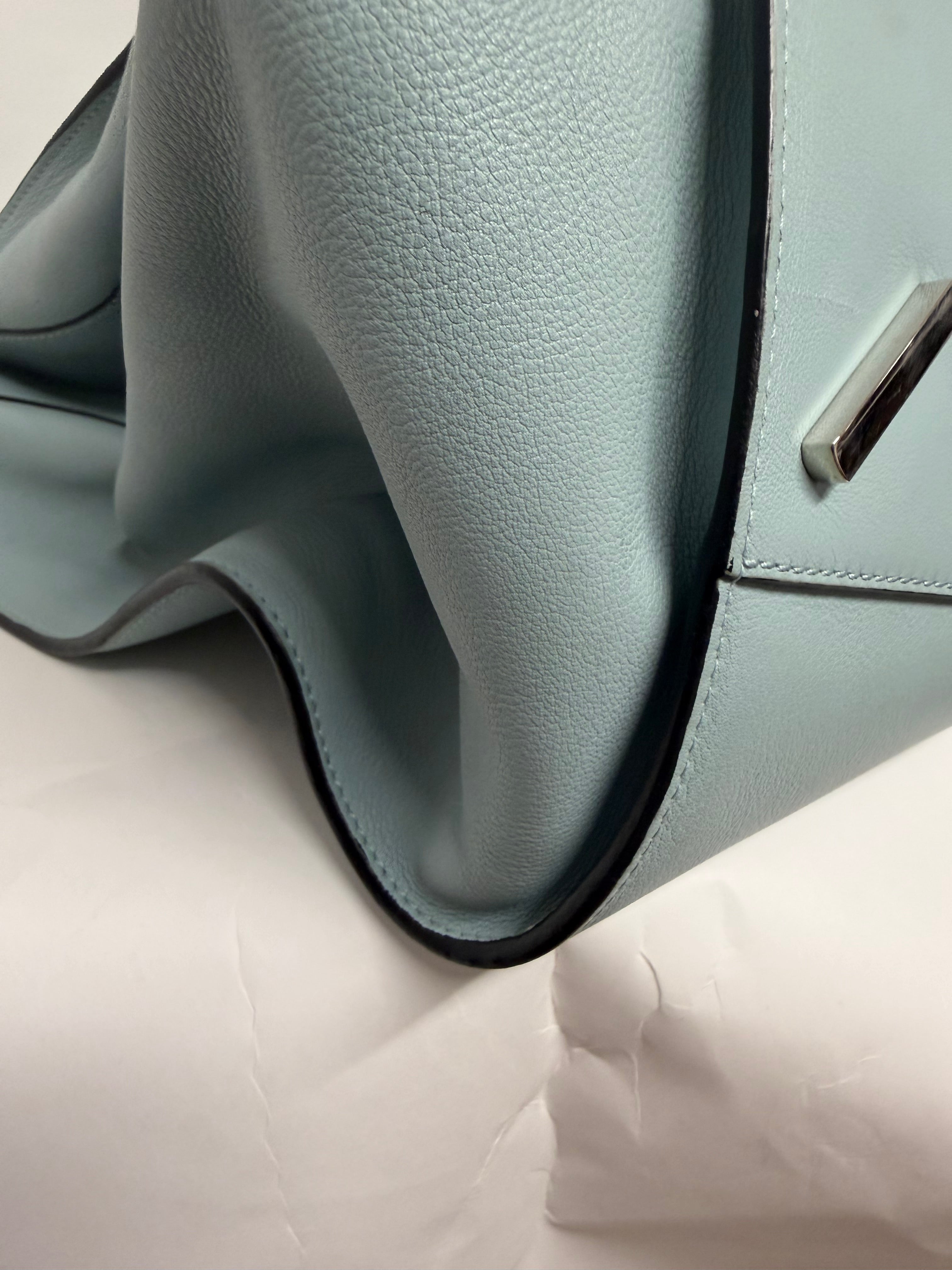 Loewe hammock Grande azul cielo con pouch