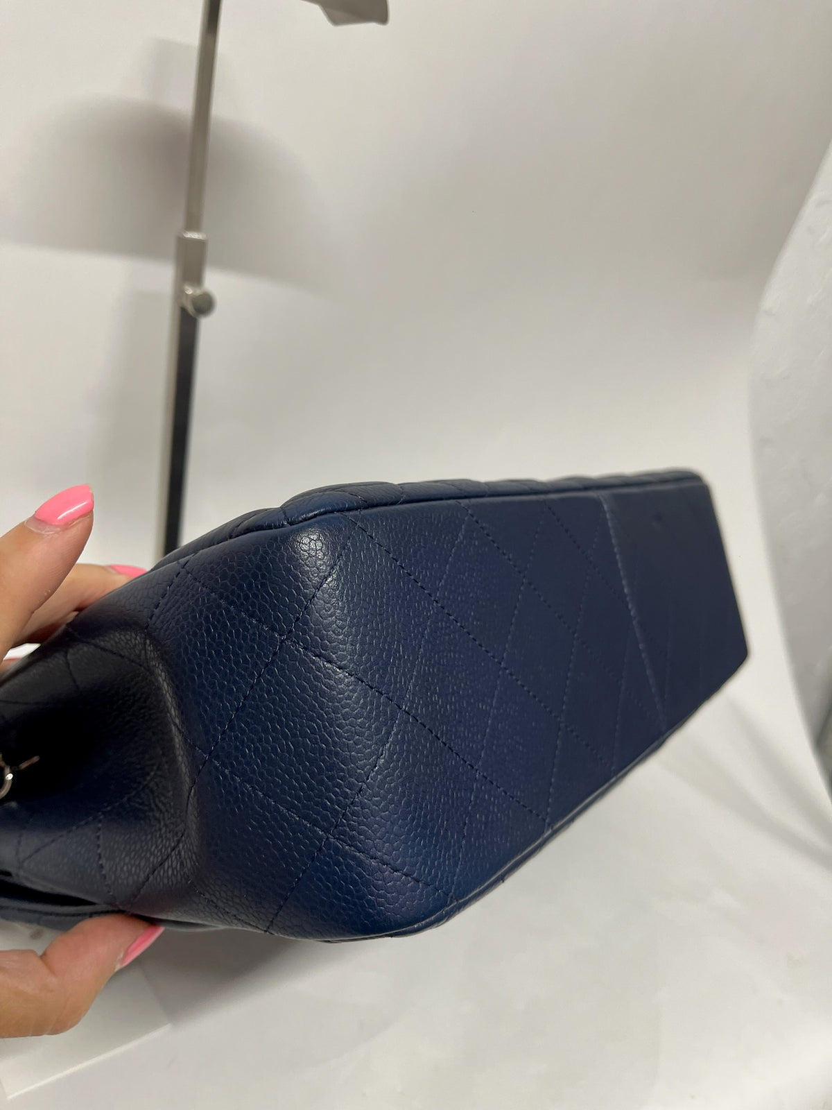 Chanel Classic Double Flap Jumbo Caviar Azul - serie 15