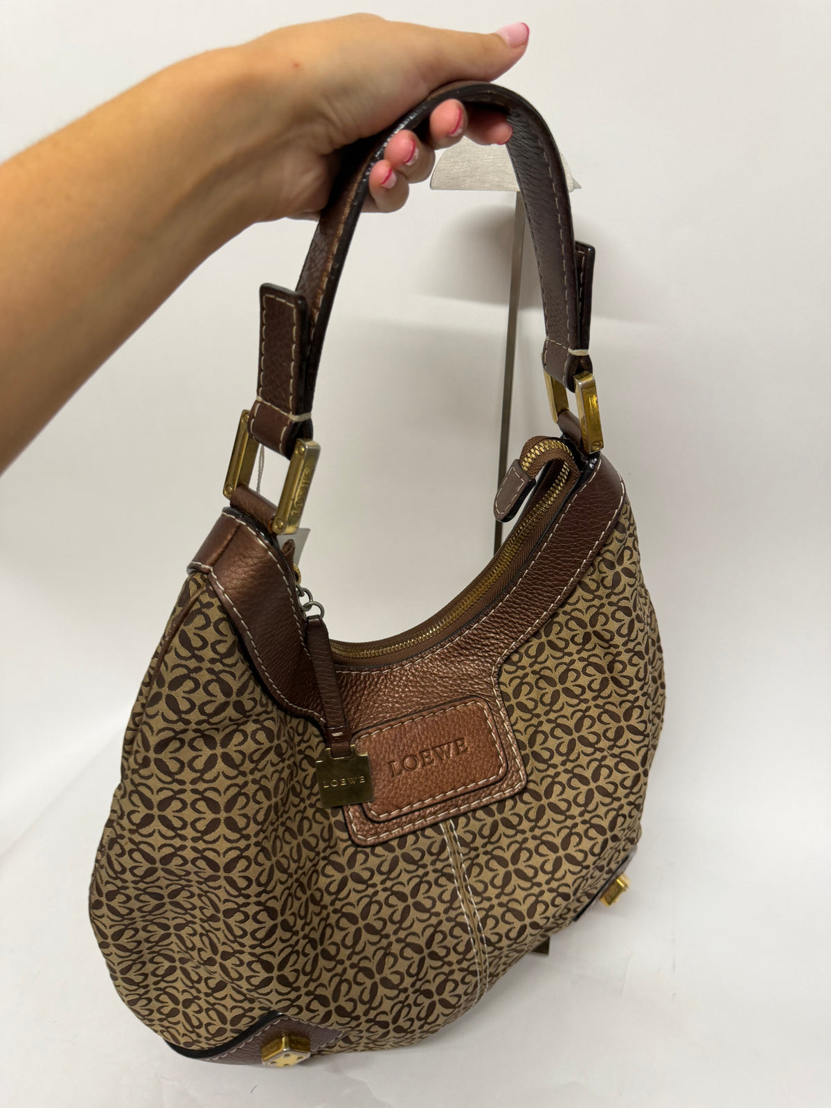 Loewe Anagram safari New Road Hobo Lona Beige