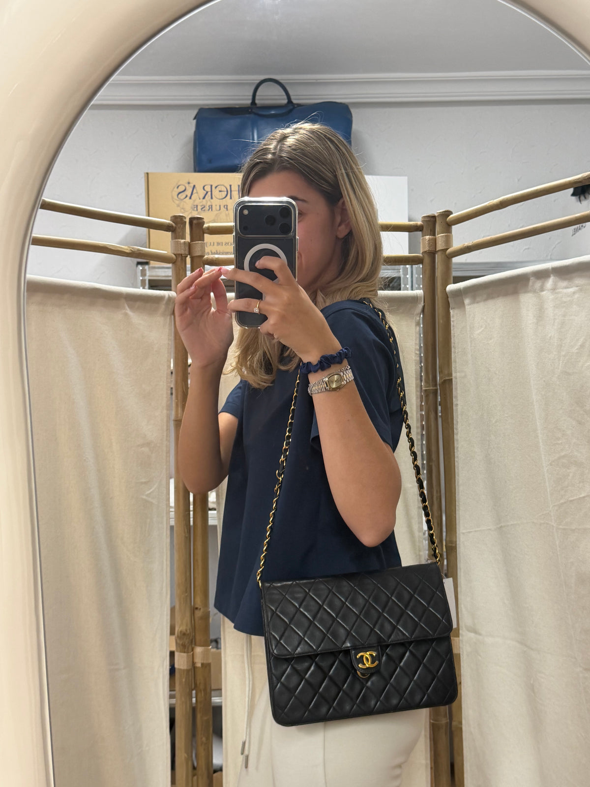 Chanel Classic Single Flap Mediano Piel de Cordero Negra Herrajes Dorados