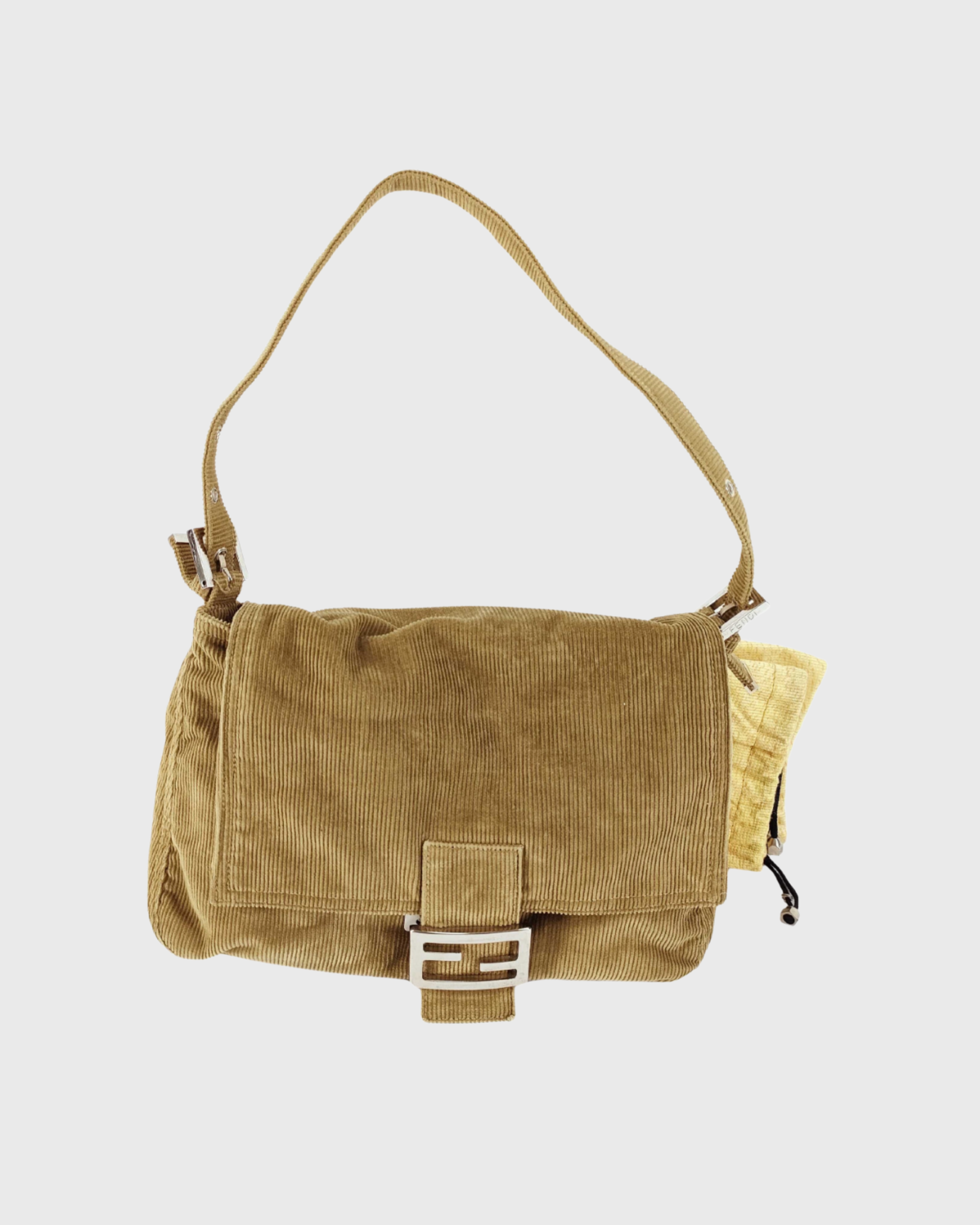 Fendi Mamma Baguette Terciopelo Beige
