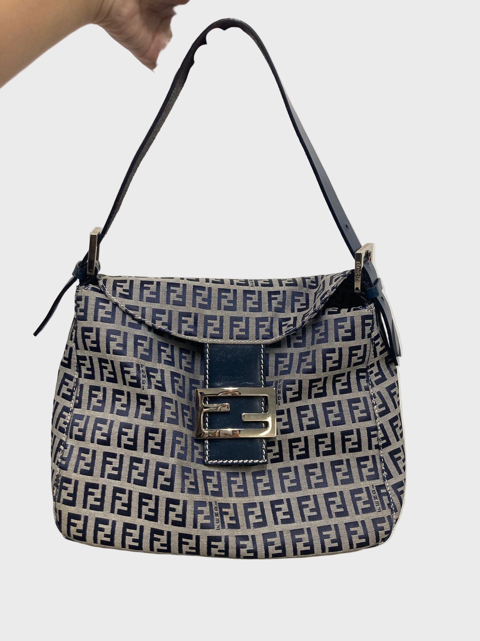 Fendi Zucchino One Shoulder Bag – Canvas azul y gris