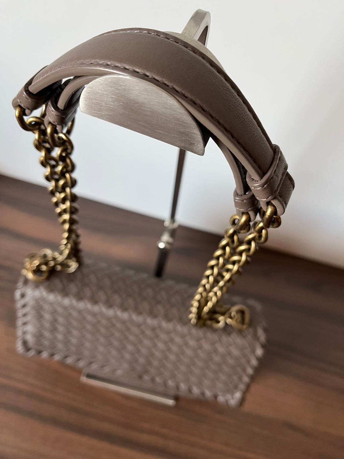 Bottega Veneta Olimpia Small Nappa Intrecciato Marrón Herrajes Dorados