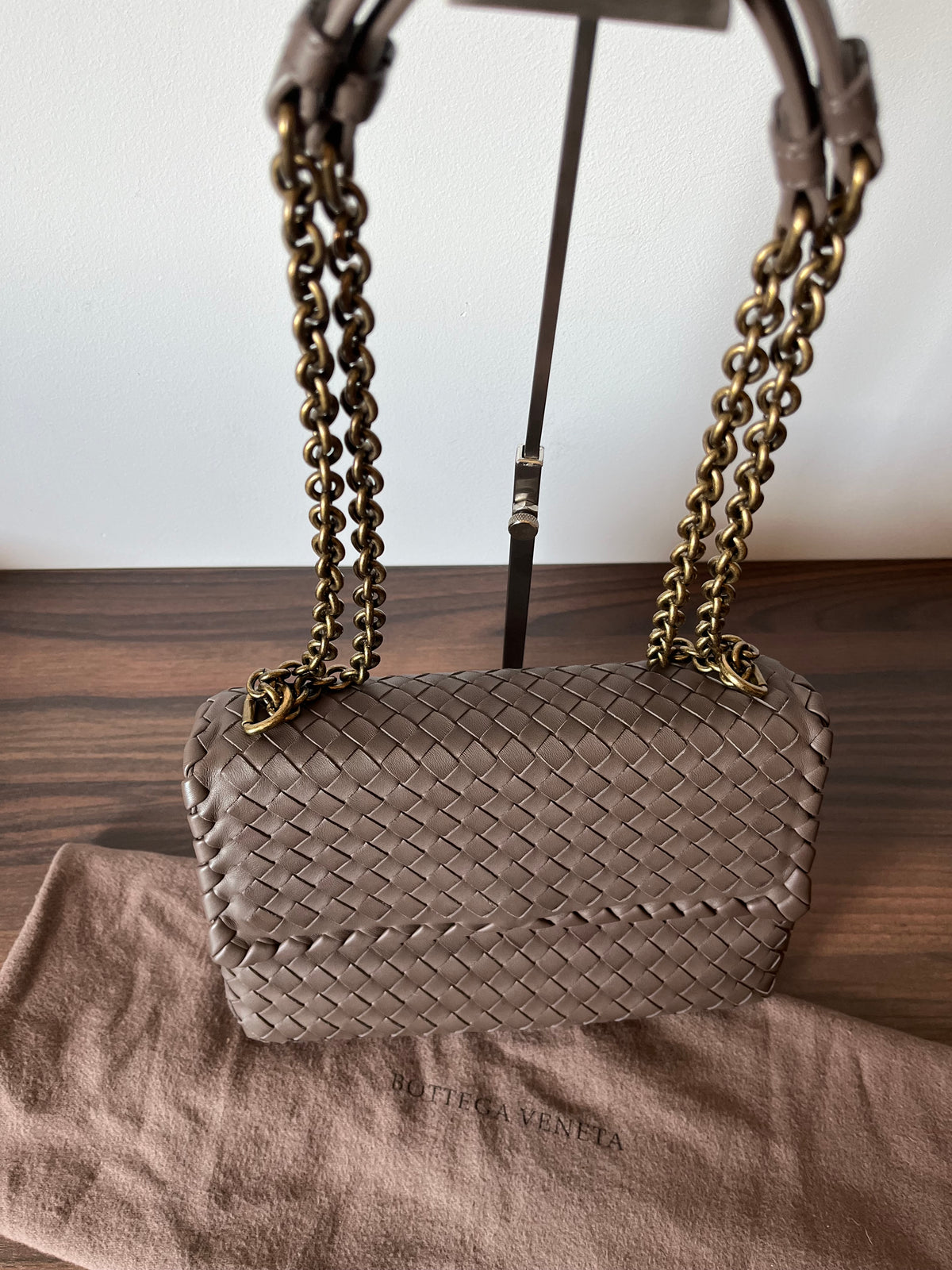 Bottega Veneta Olimpia Small Nappa Intrecciato Marrón Herrajes Dorados