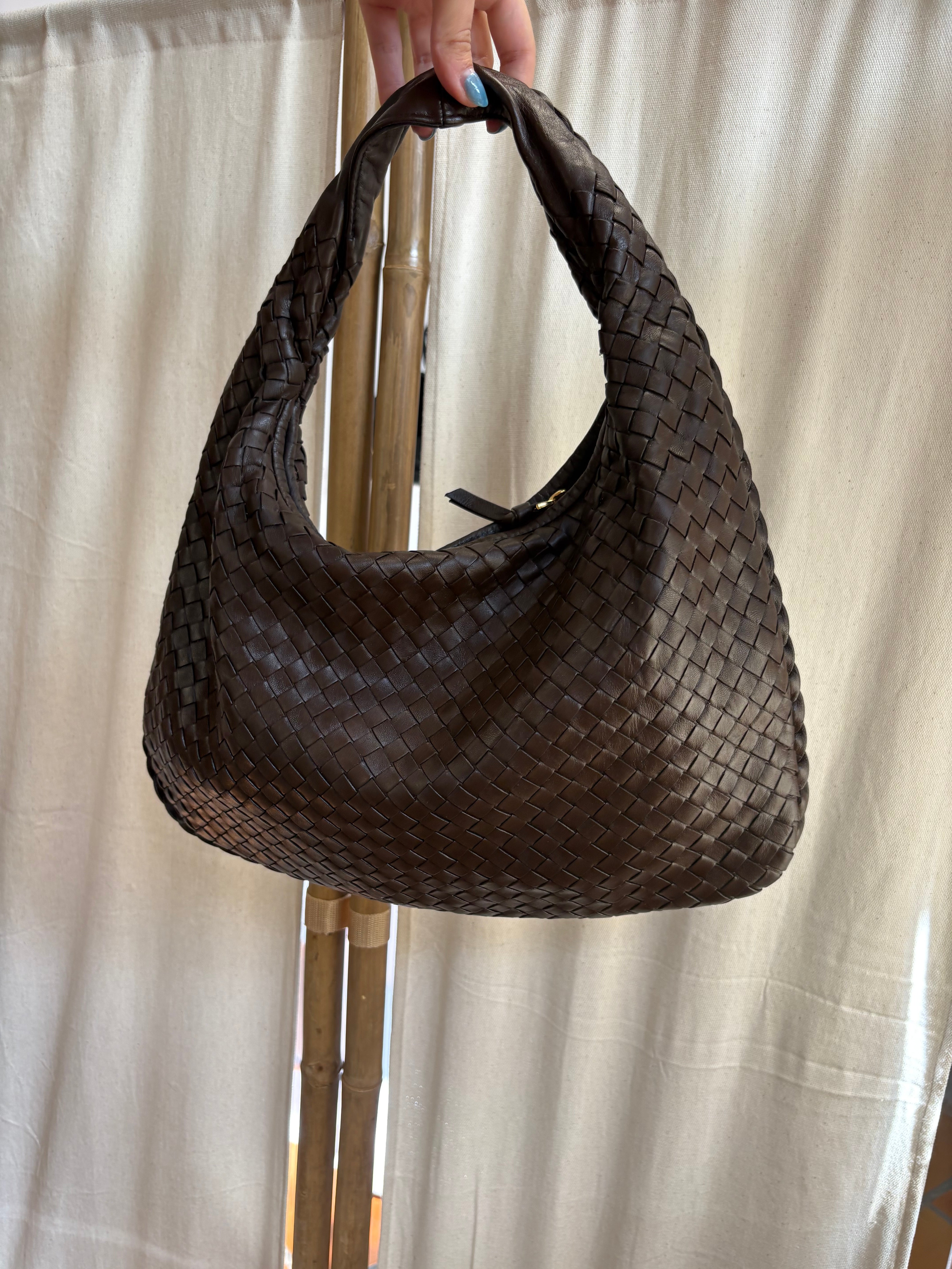 Bottega Veneta Hobo en piel Intrecciato color marrón chocolate