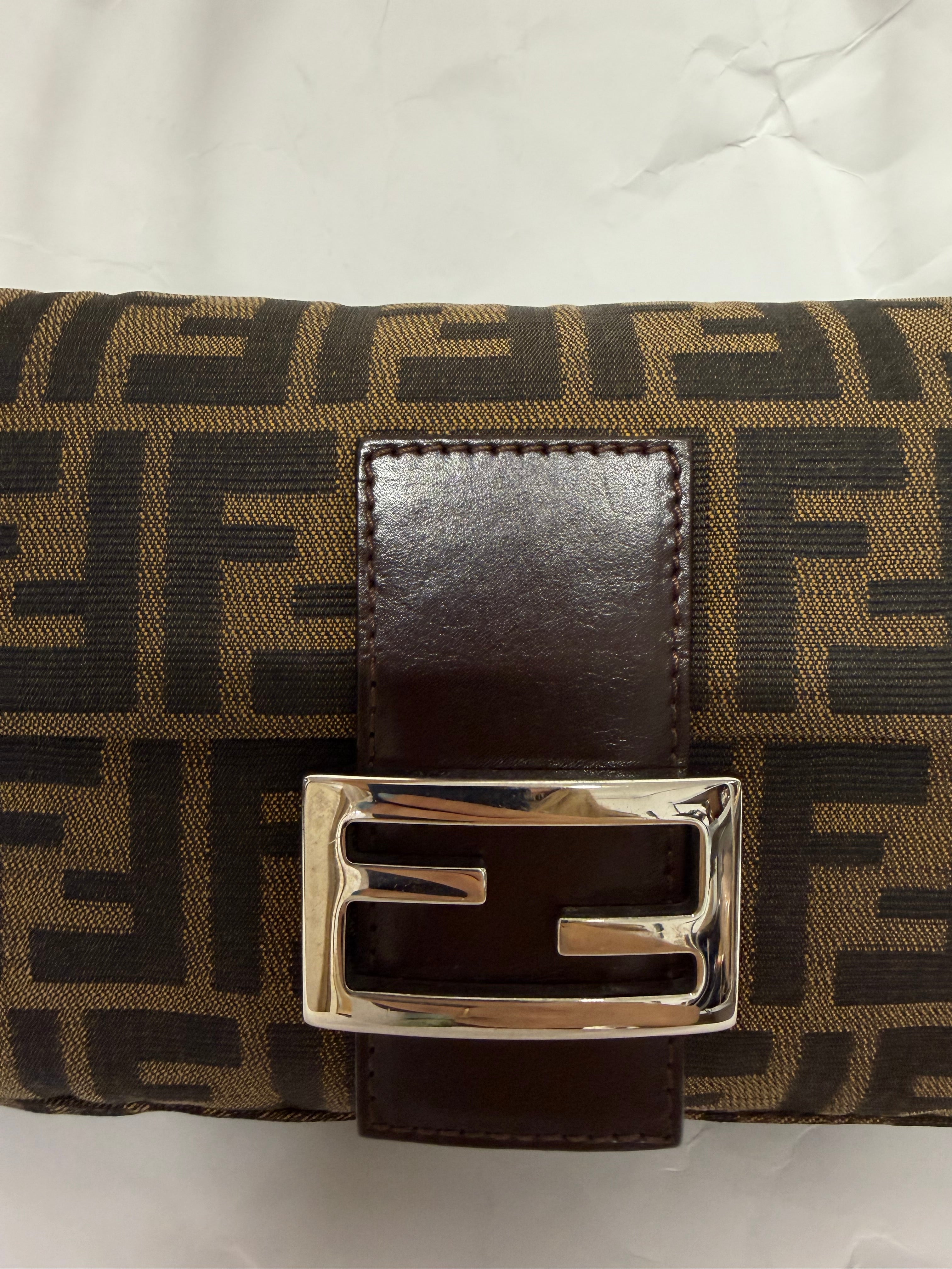 Fendi Baguette Zucca FF Marrón clasico