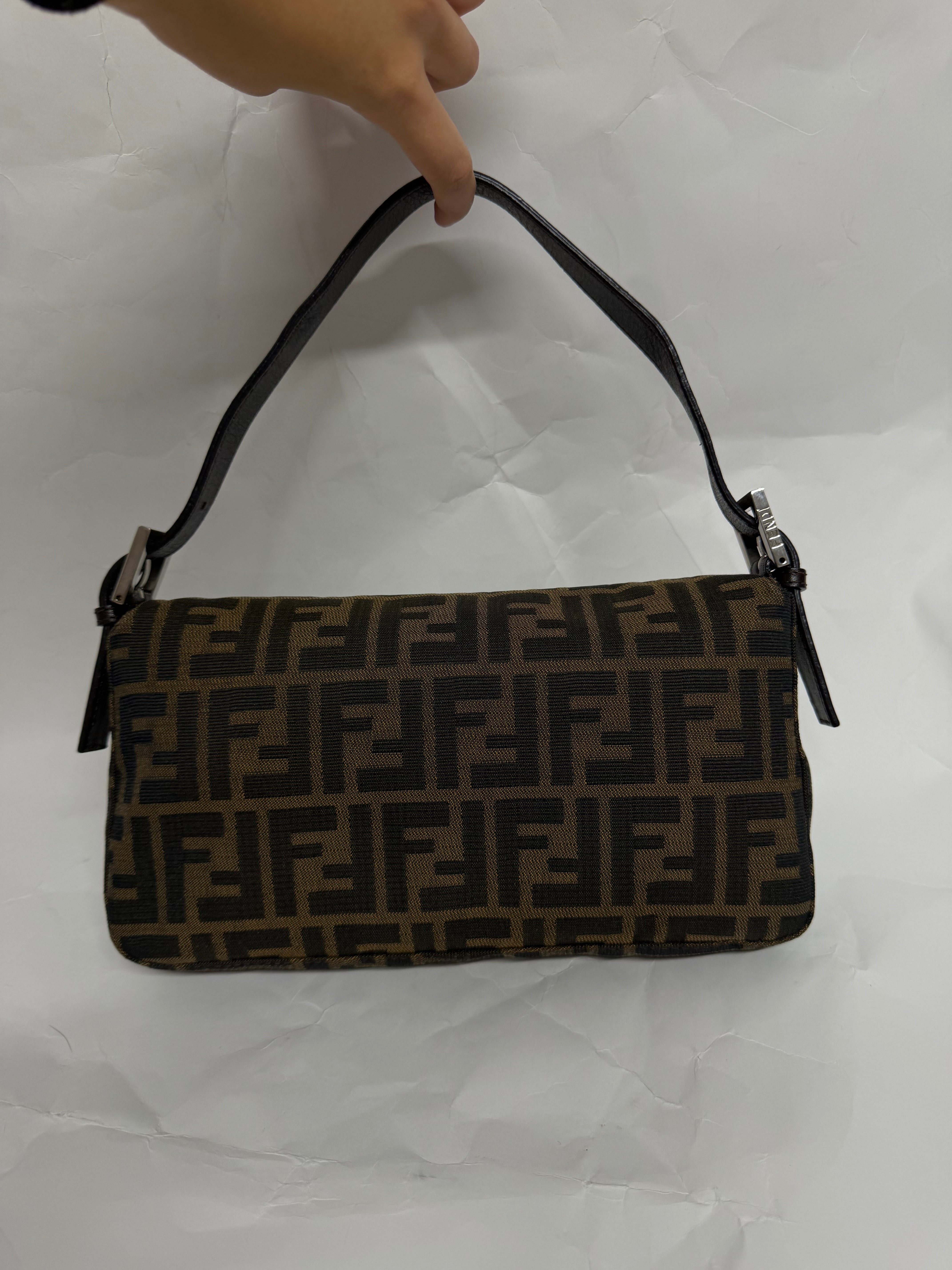 Fendi Baguette Zucca FF Marrón clasico