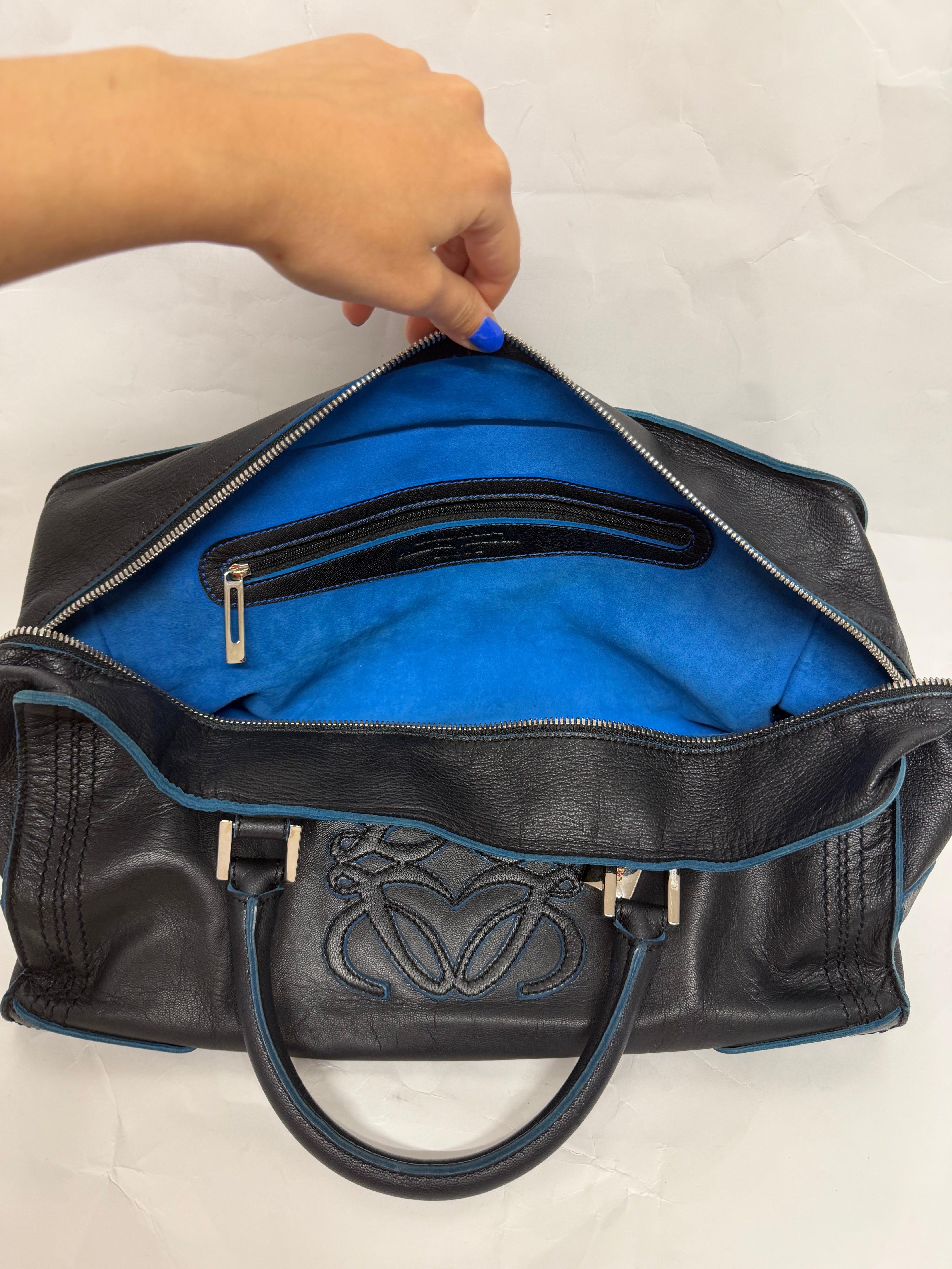 Loewe Amazona 36 Piel Negra y edición especial azul