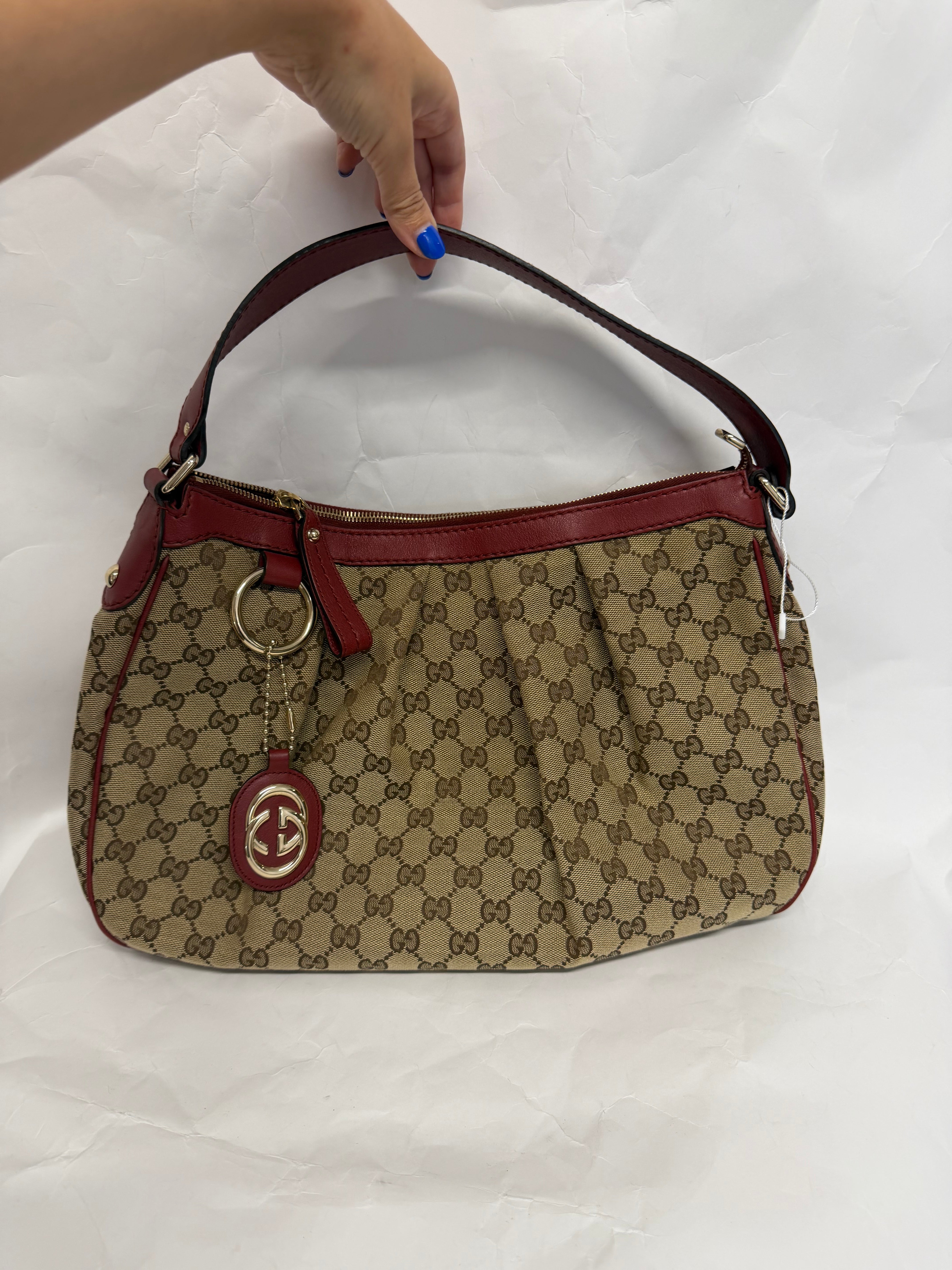 Gucci Sukey GG Canvas Shoulder Bag | Cuero Rojo