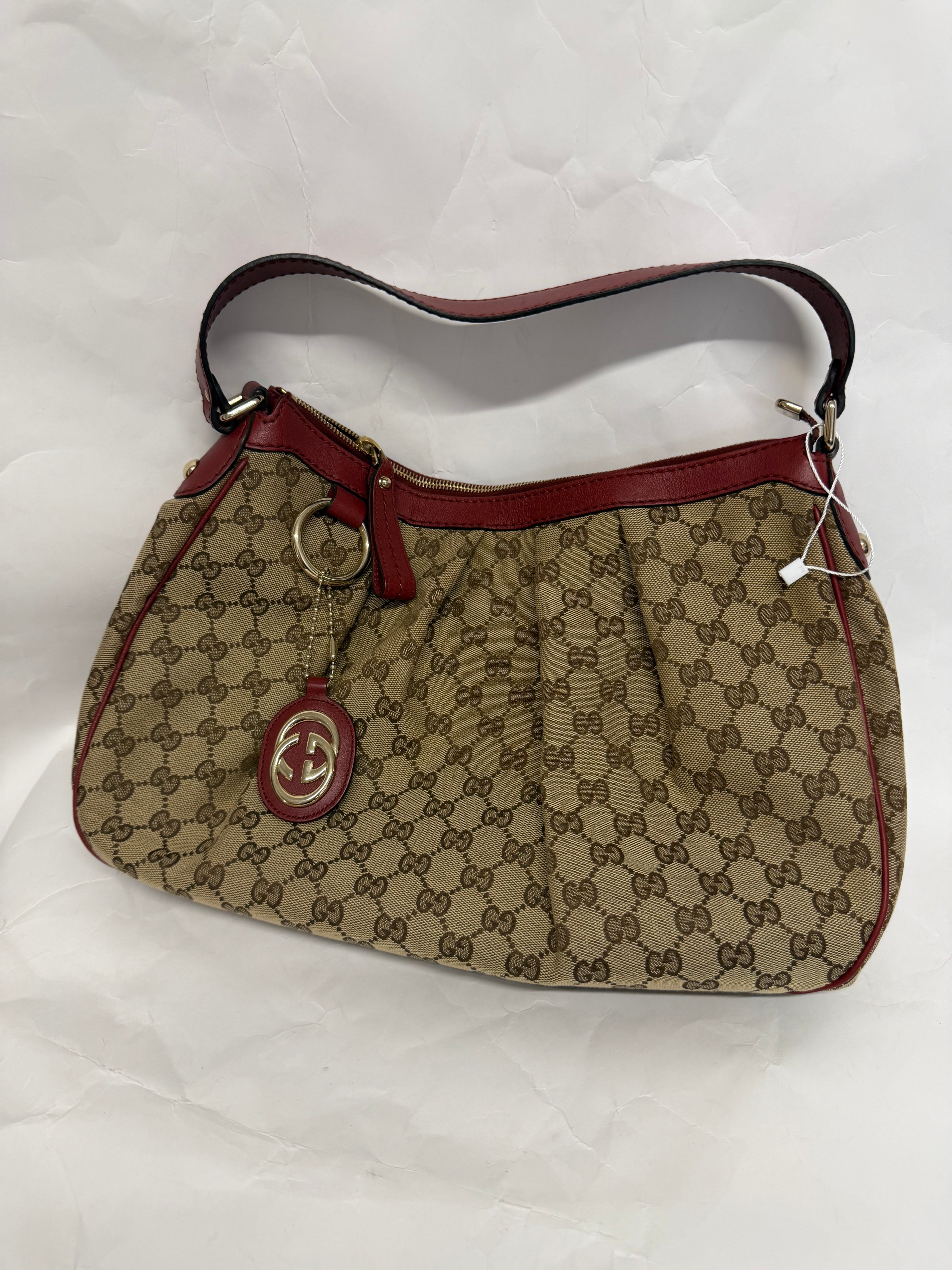 Gucci Sukey GG Canvas Shoulder Bag | Cuero Rojo