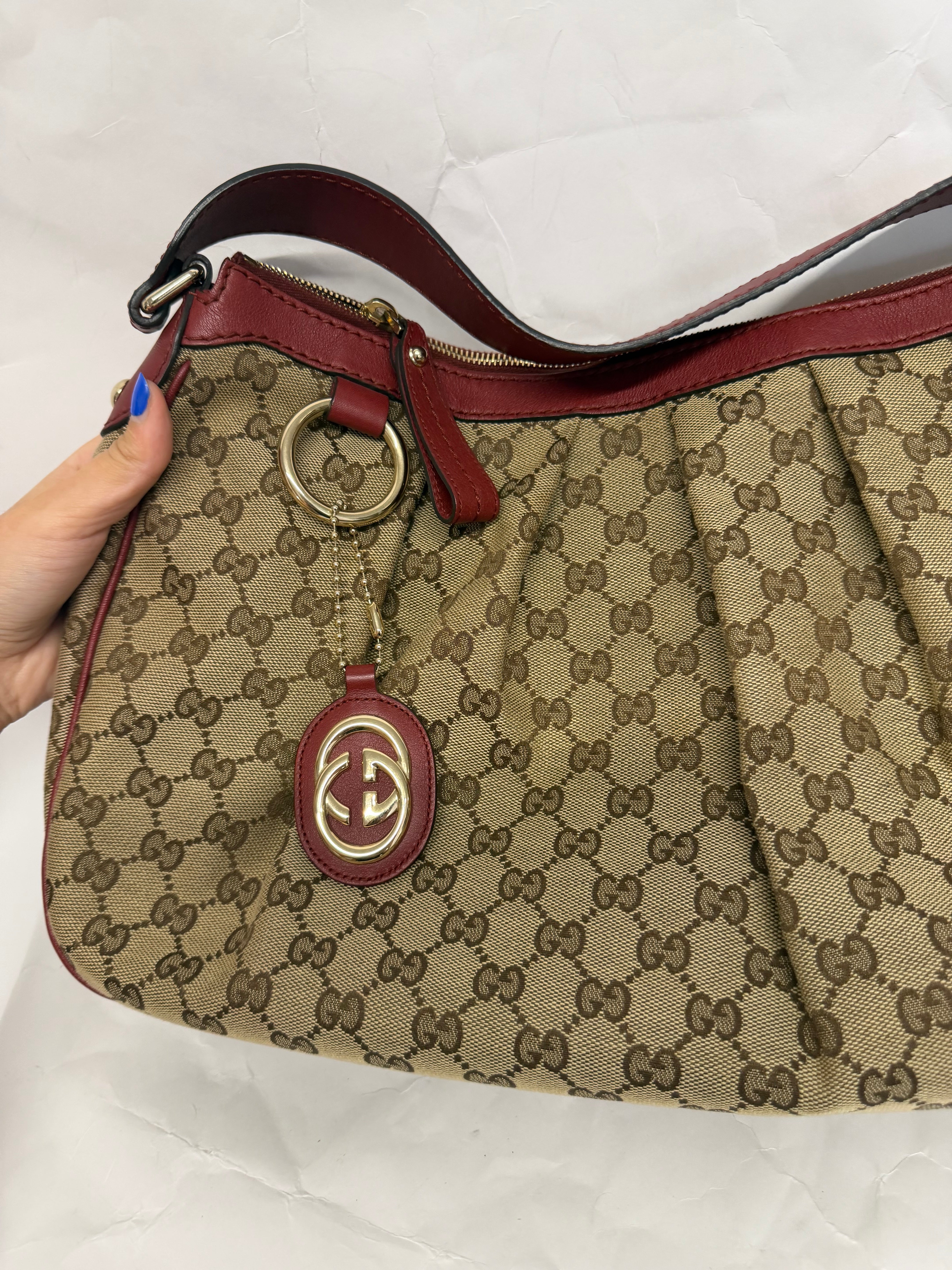Gucci Sukey GG Canvas Shoulder Bag | Cuero Rojo