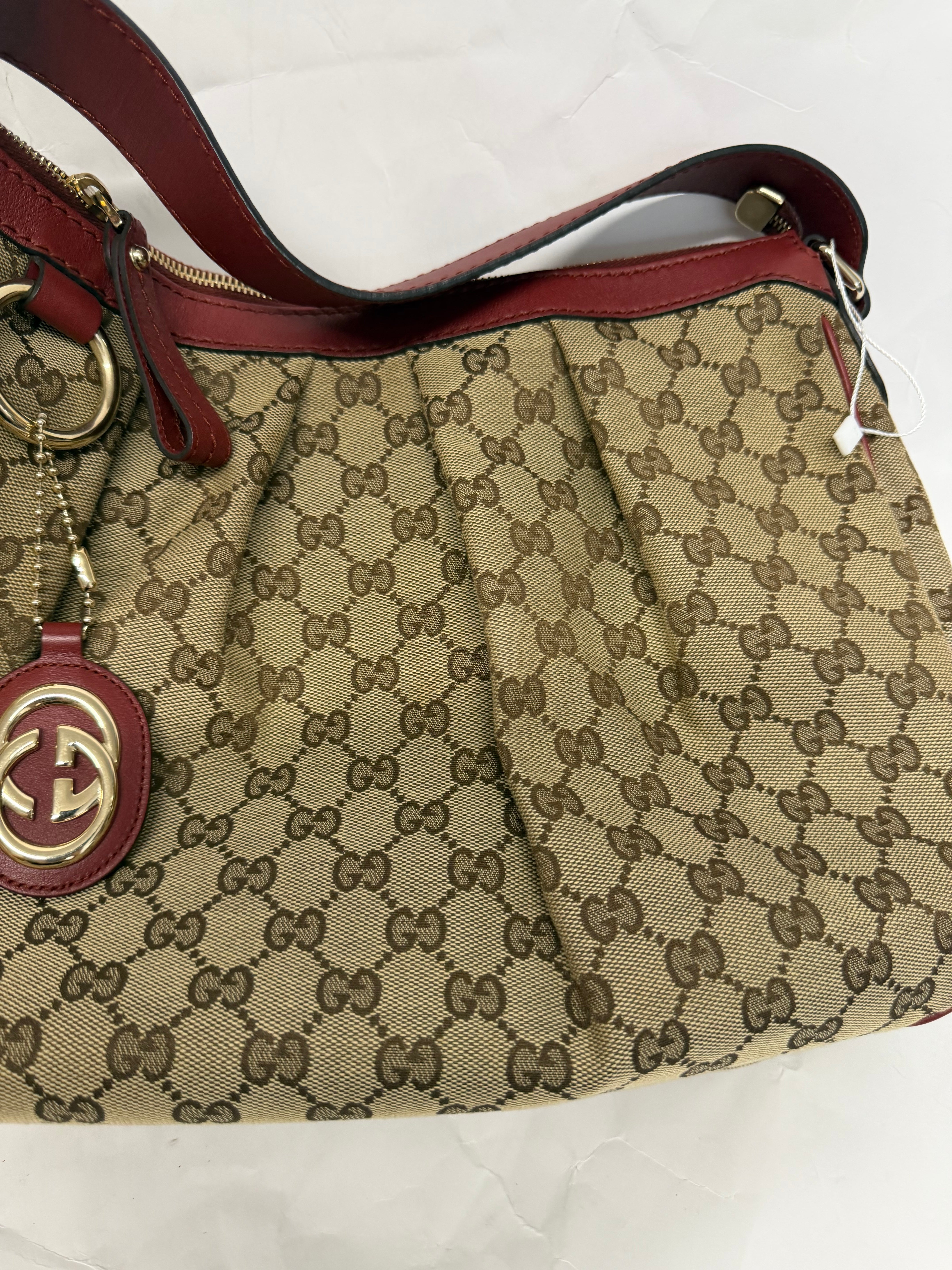 Gucci Sukey GG Canvas Shoulder Bag | Cuero Rojo