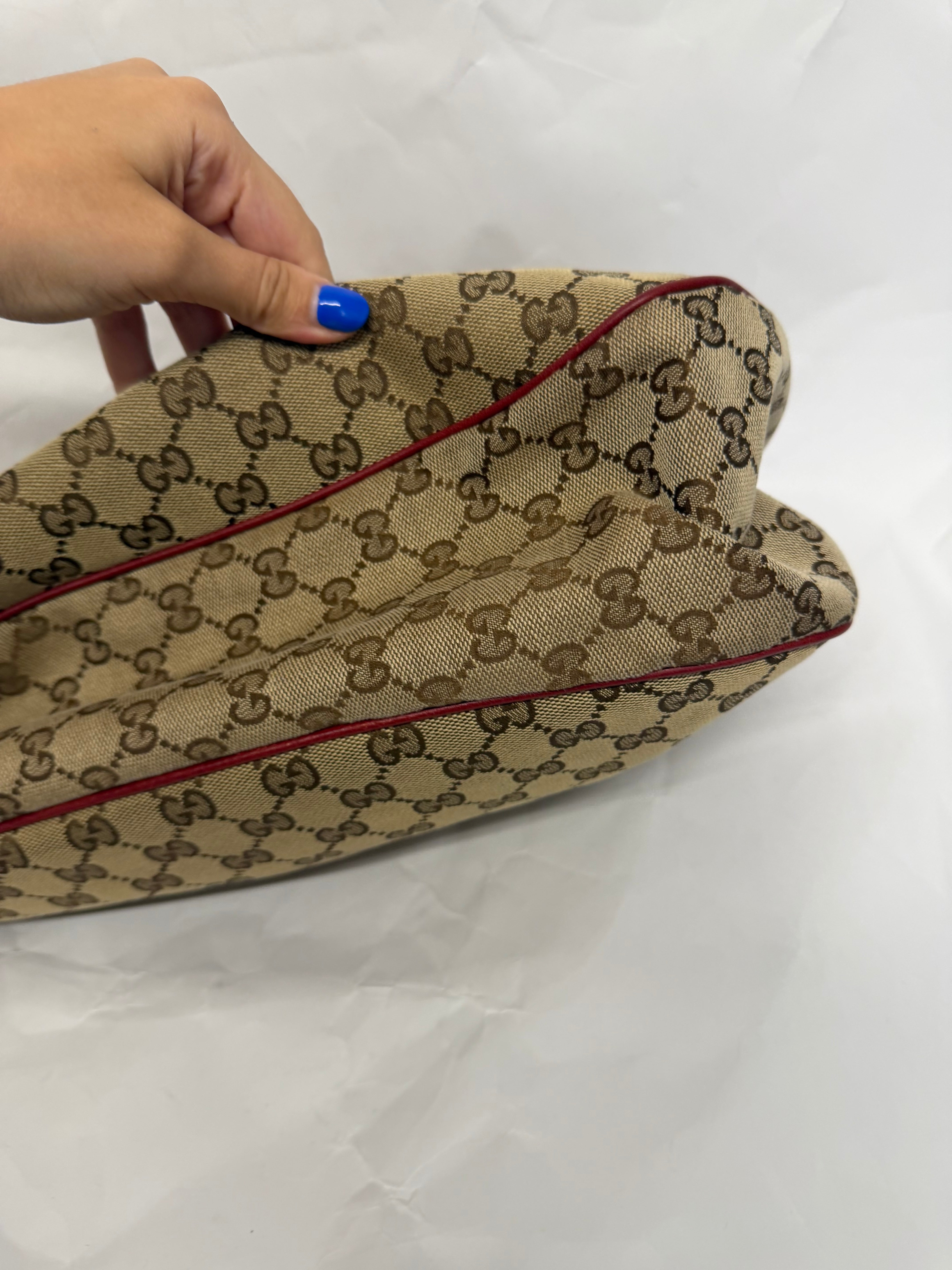 Gucci Sukey GG Canvas Shoulder Bag | Cuero Rojo