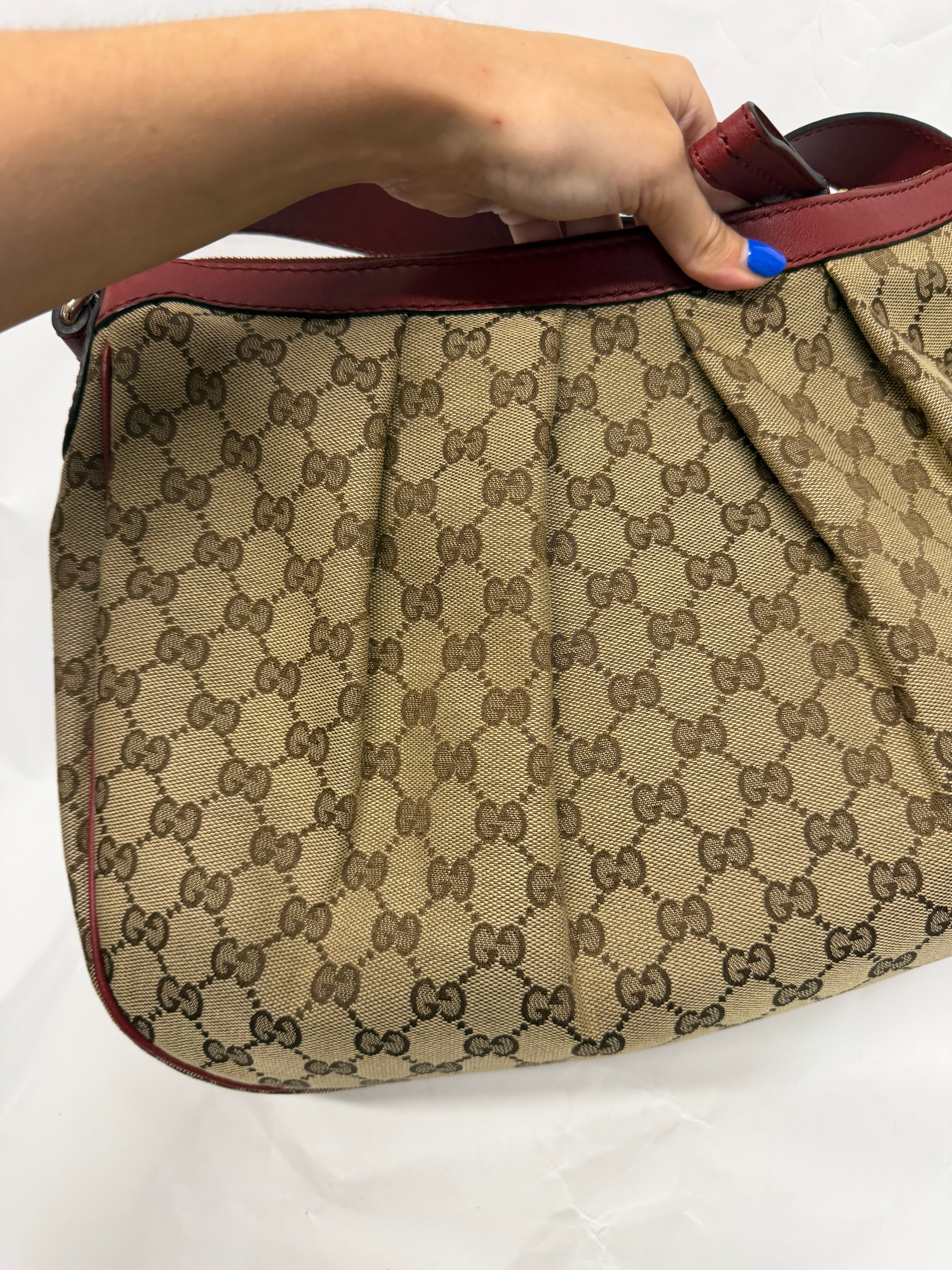 Gucci Sukey GG Canvas Shoulder Bag | Cuero Rojo