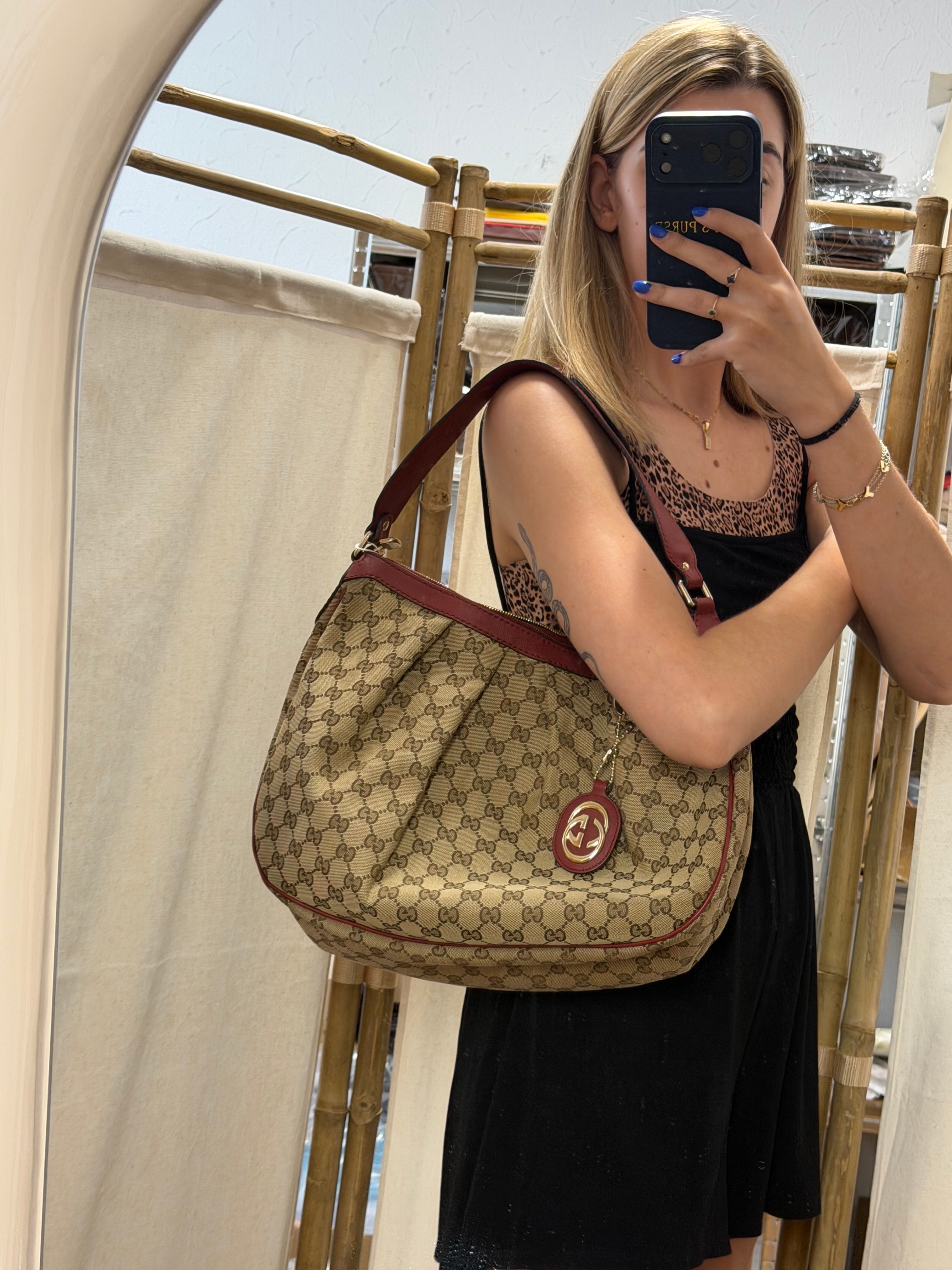 Gucci Sukey GG Canvas Shoulder Bag | Cuero Rojo