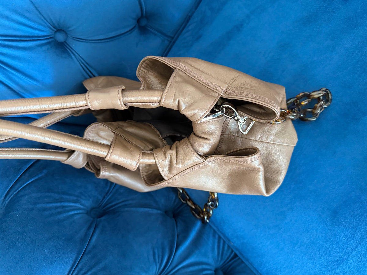 Loewe Aire Mediano Piel Nappa Marrón camel con bandolera