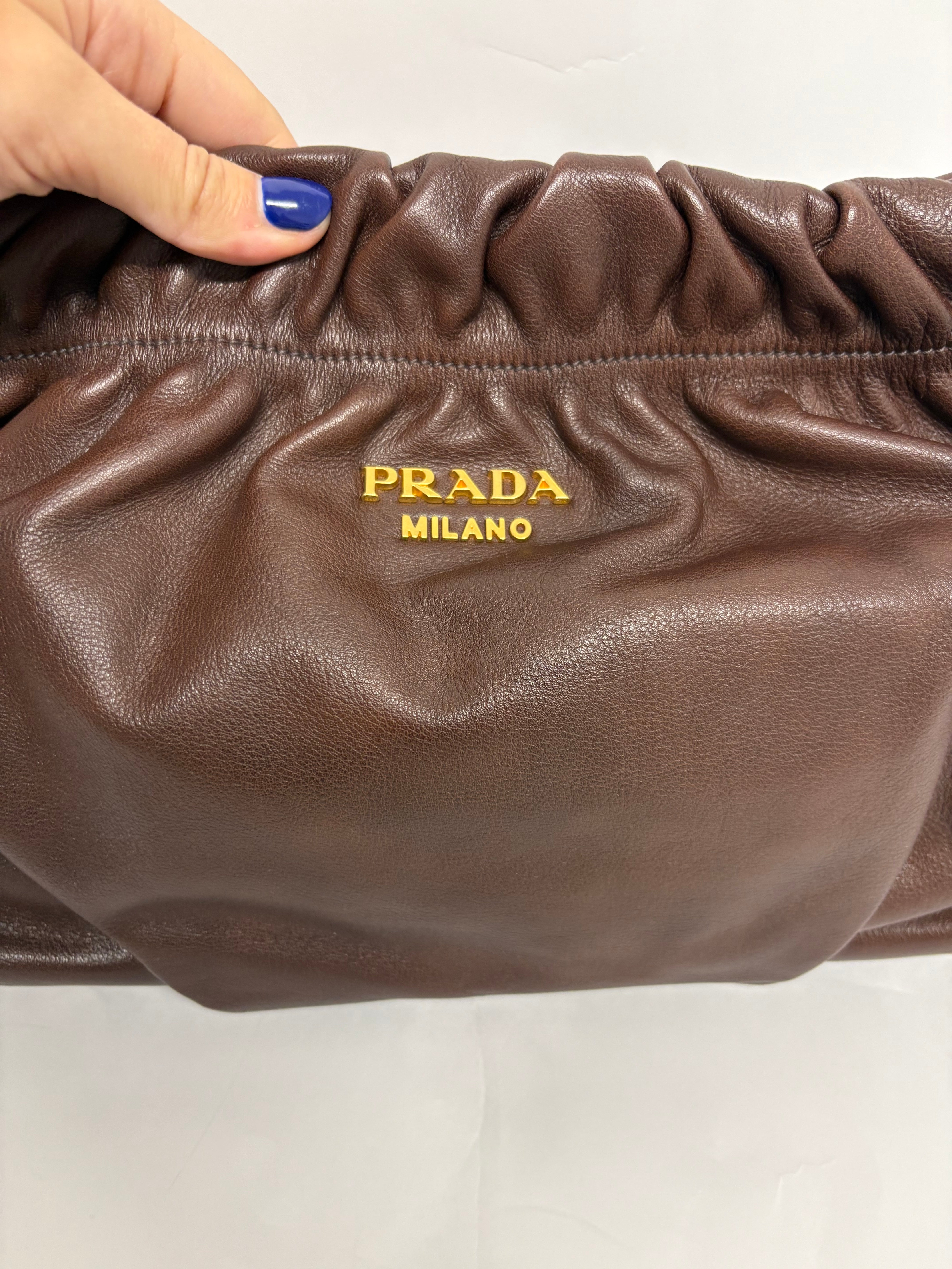 Prada bolso de mano marrón oscuro