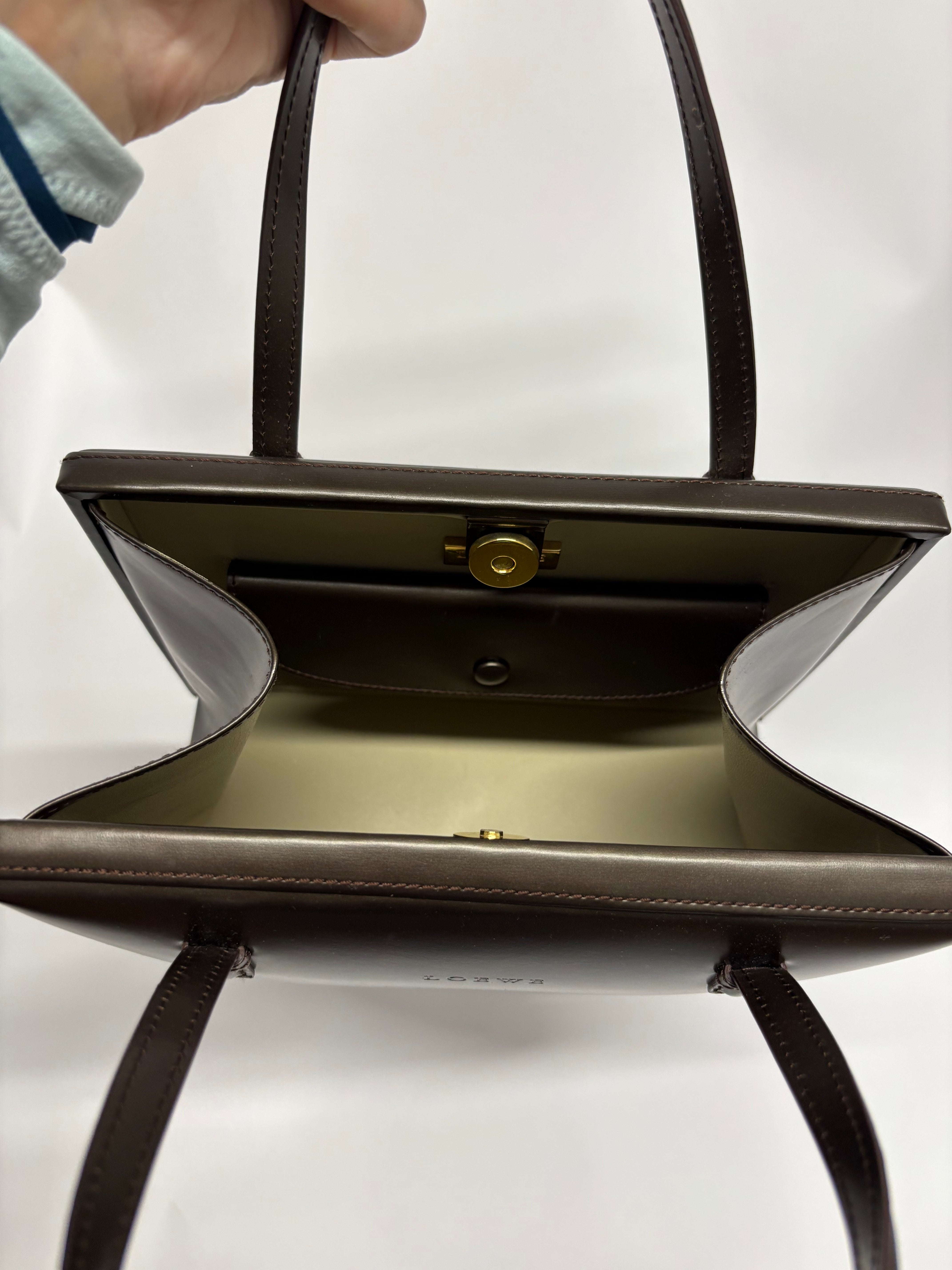 Loewe mini marron de mano piel cepillada