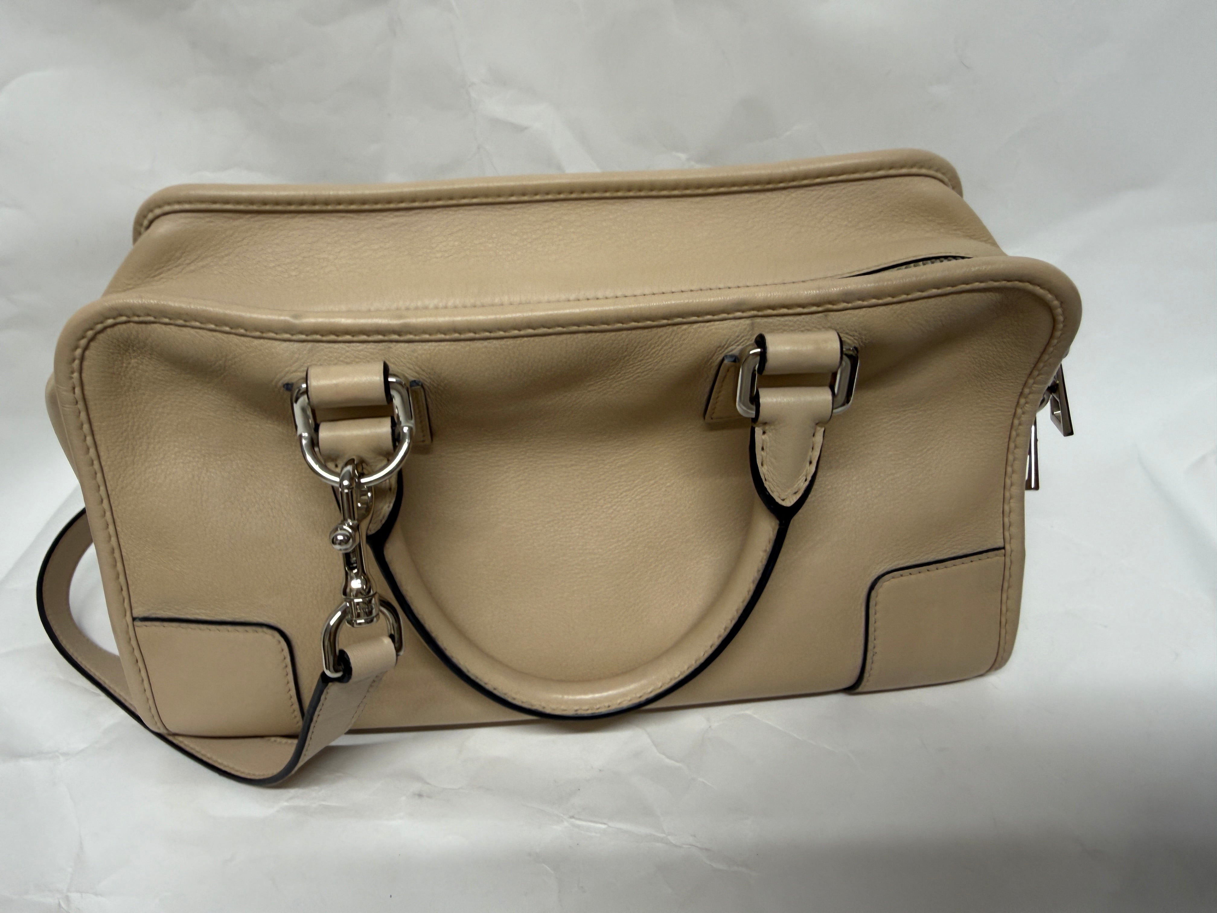 Loewe Amazona 28 beige arena con bandolera