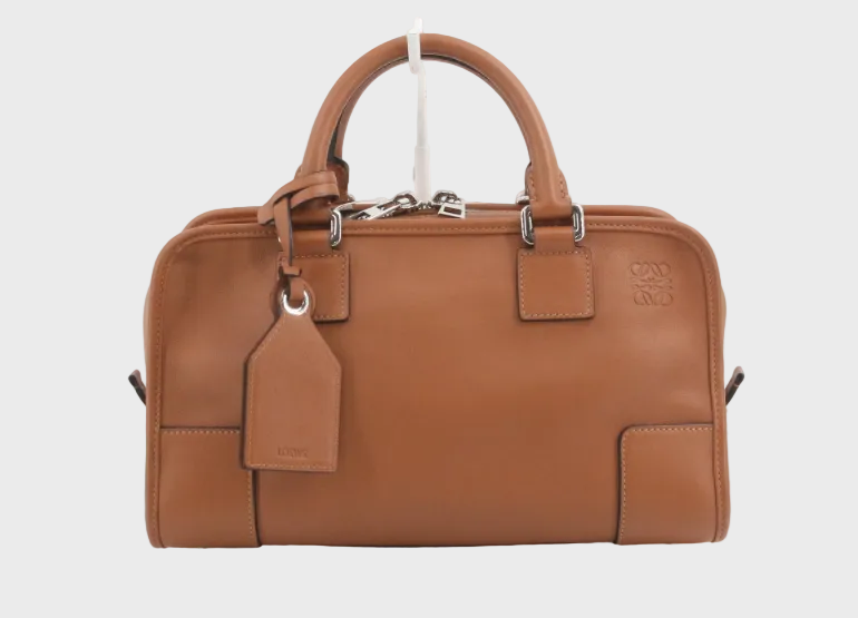 Loewe Amazona 30 Piel Camel con bandolera – Colección Clásica