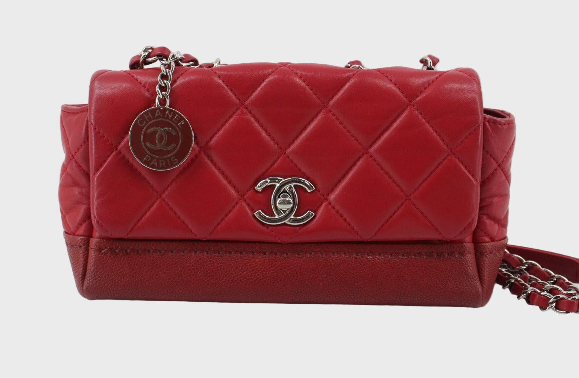 Chanel Mini Flap Medallion Charm rojo -  Métiers d’Art Paris–Rome 2015